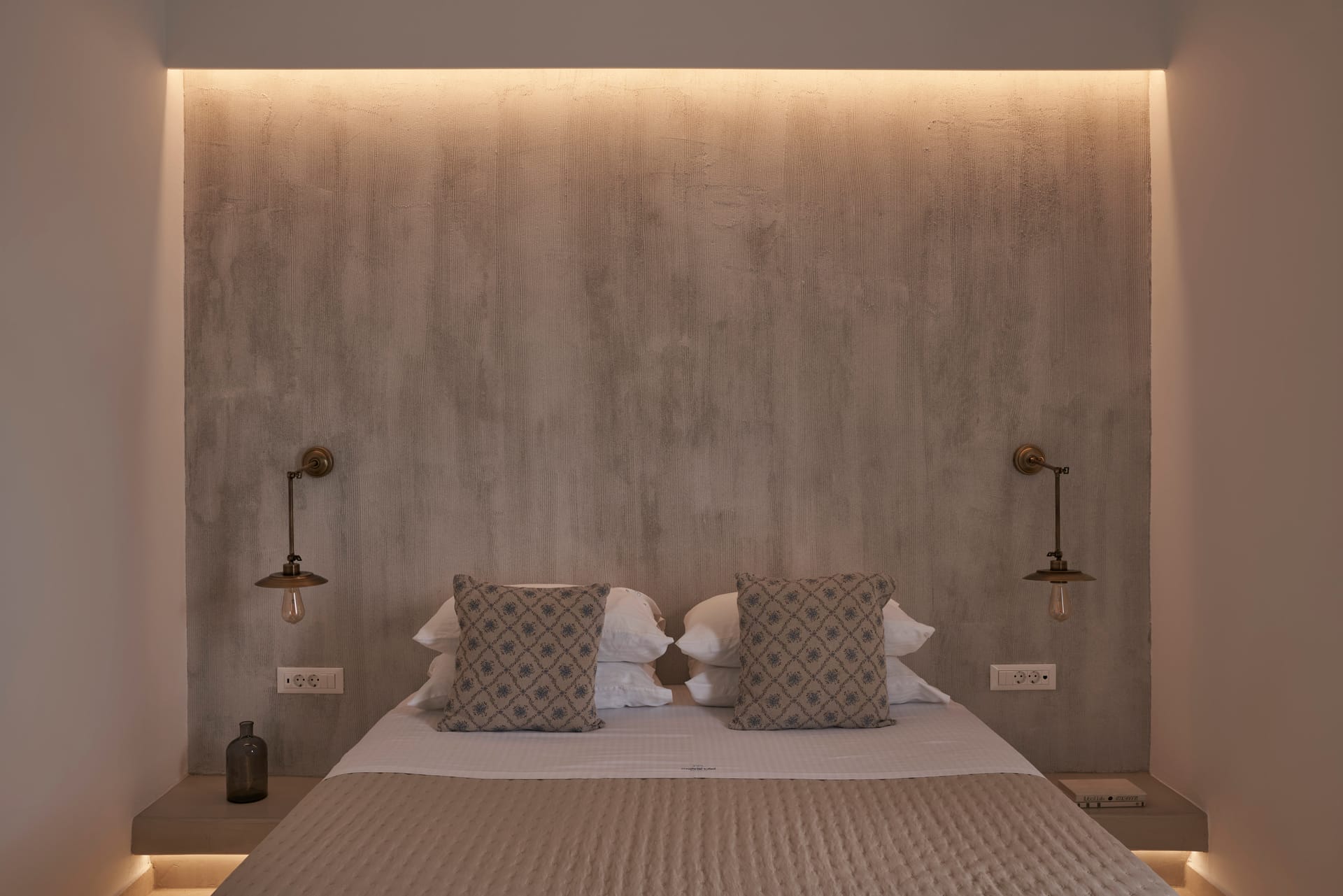 Deluxe One Bedroom Suite With View and Jacuzzi