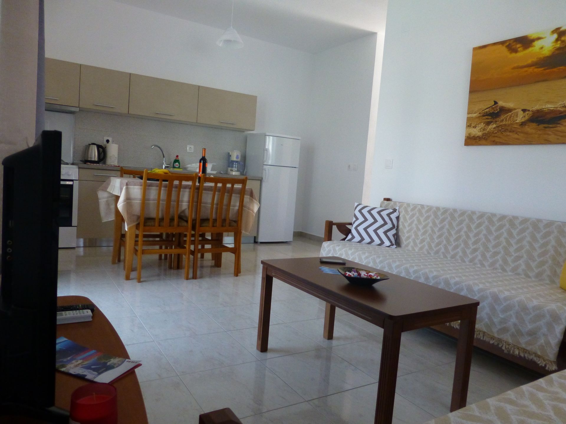 Superior One Bedroom Apartment [1]