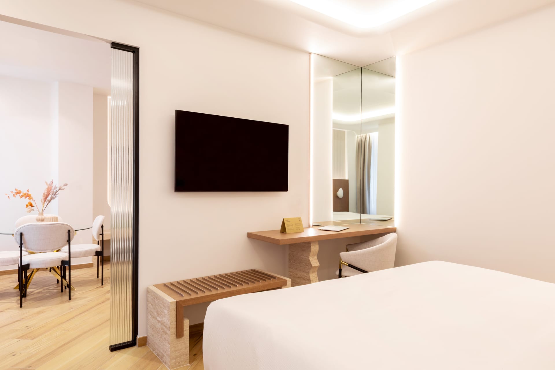 Legacy Deluxe Suite