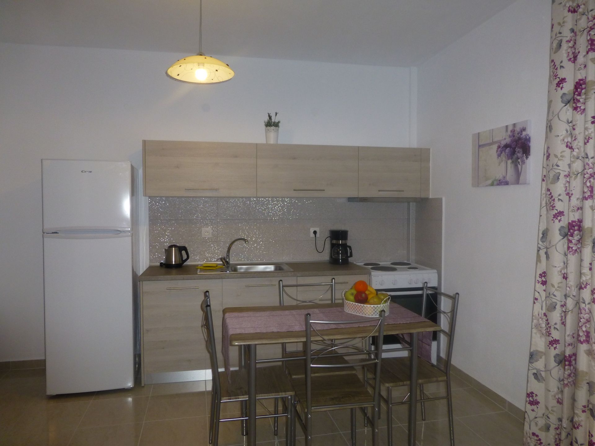 Superior One Bedroom Apartment [2]