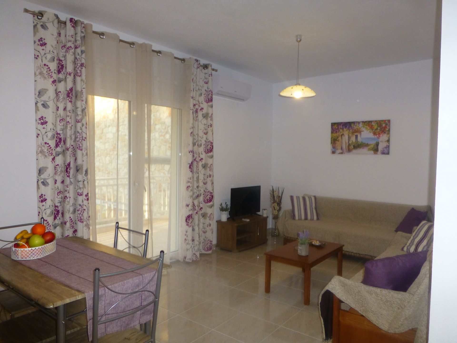 Superior One Bedroom Apartment [2]