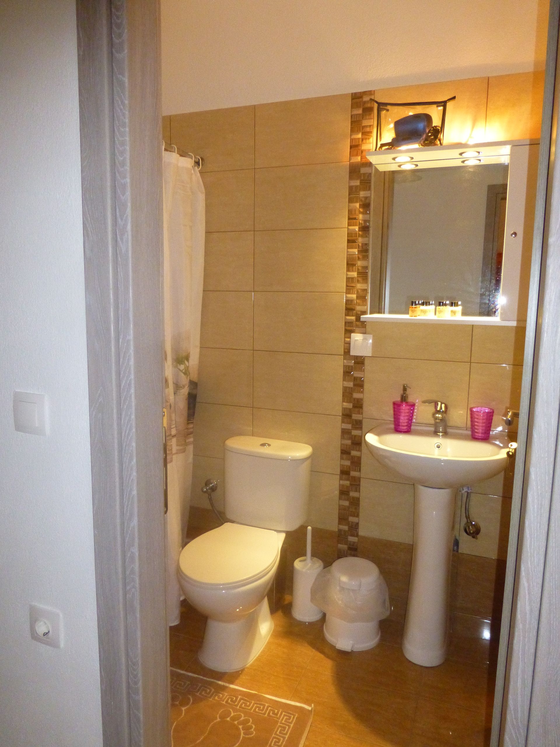 Superior One Bedroom Apartment [2]