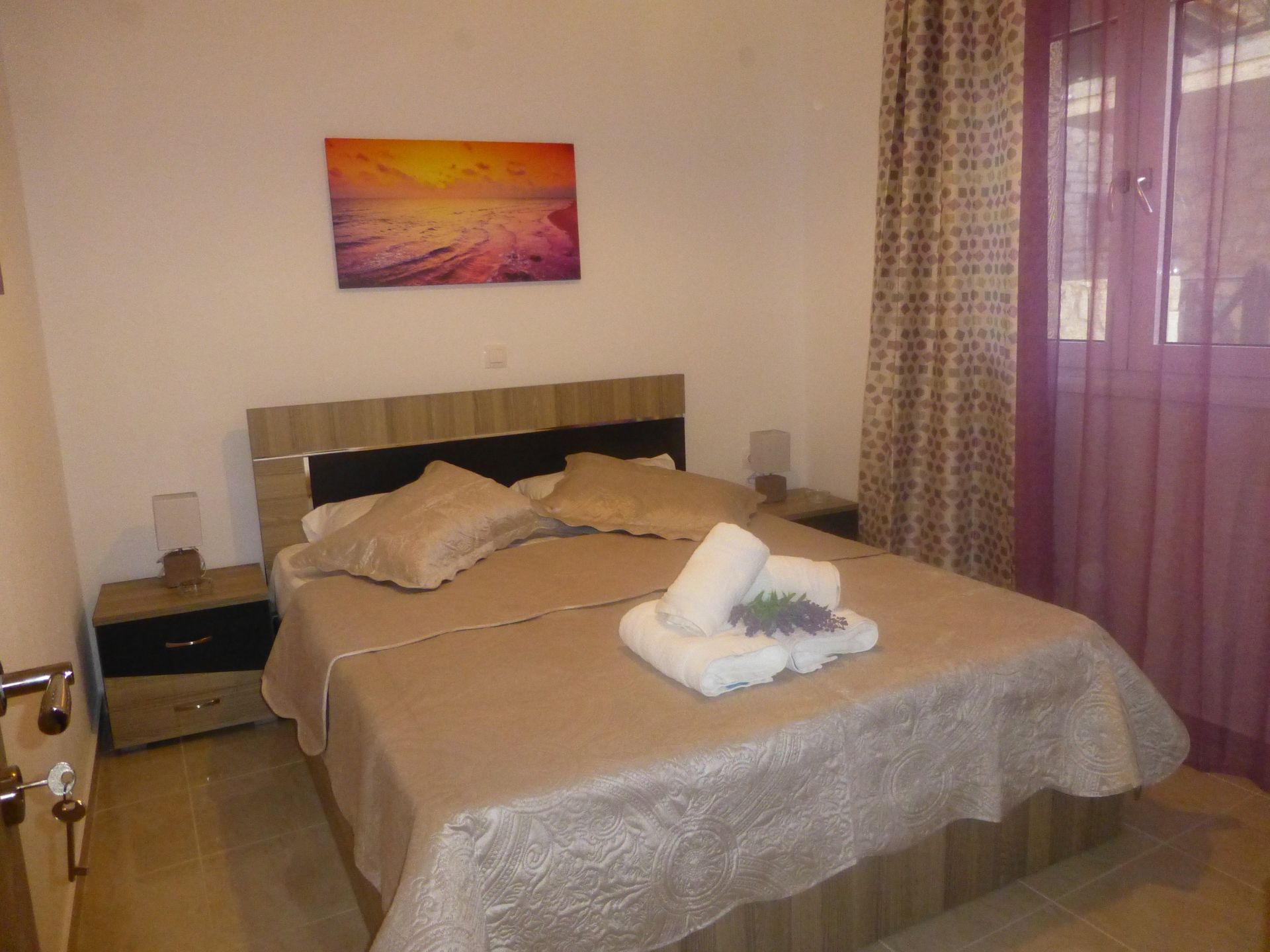 Superior One Bedroom Apartment [2]
