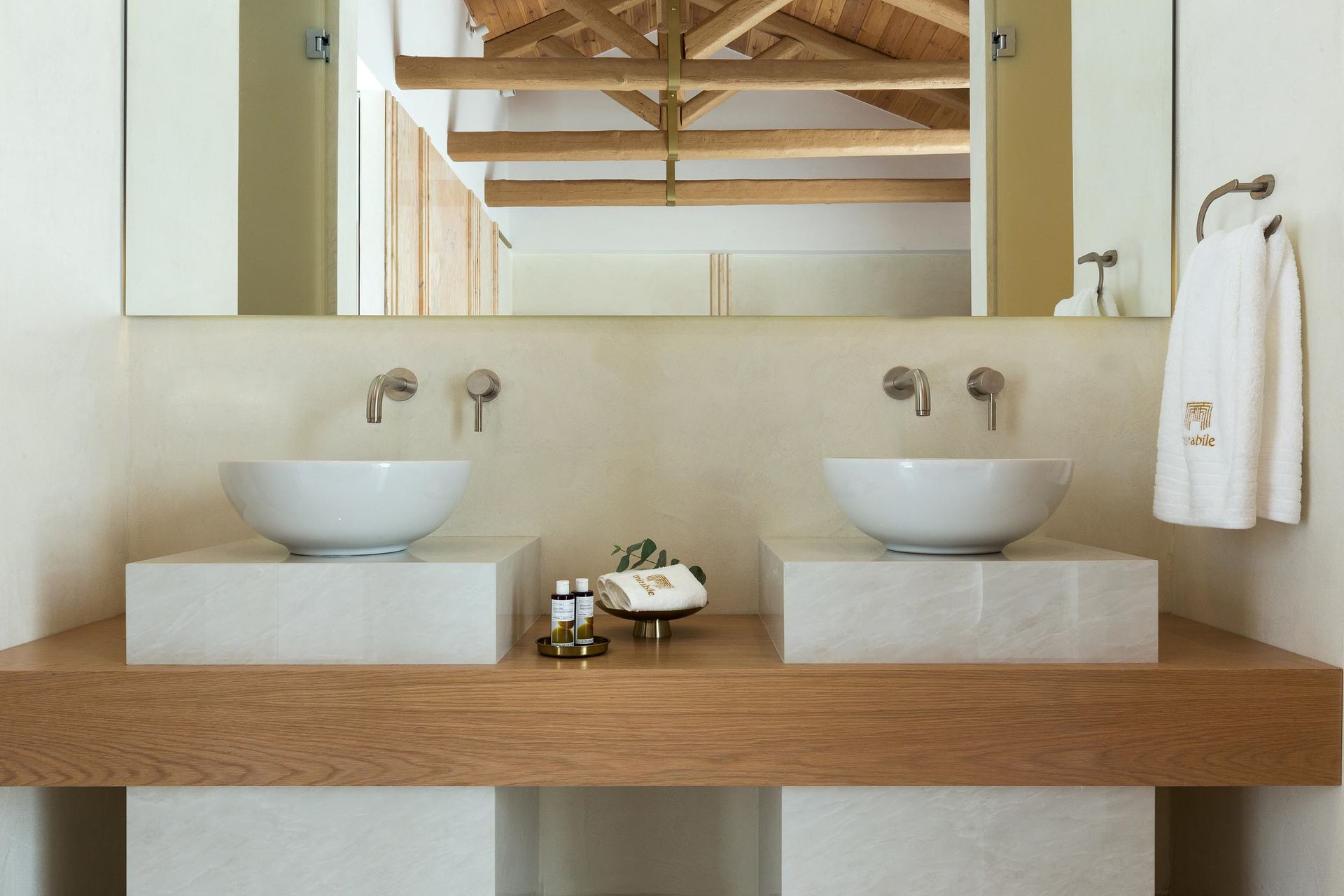 Honeymoon suite with spa bath (Coral) | 23m2