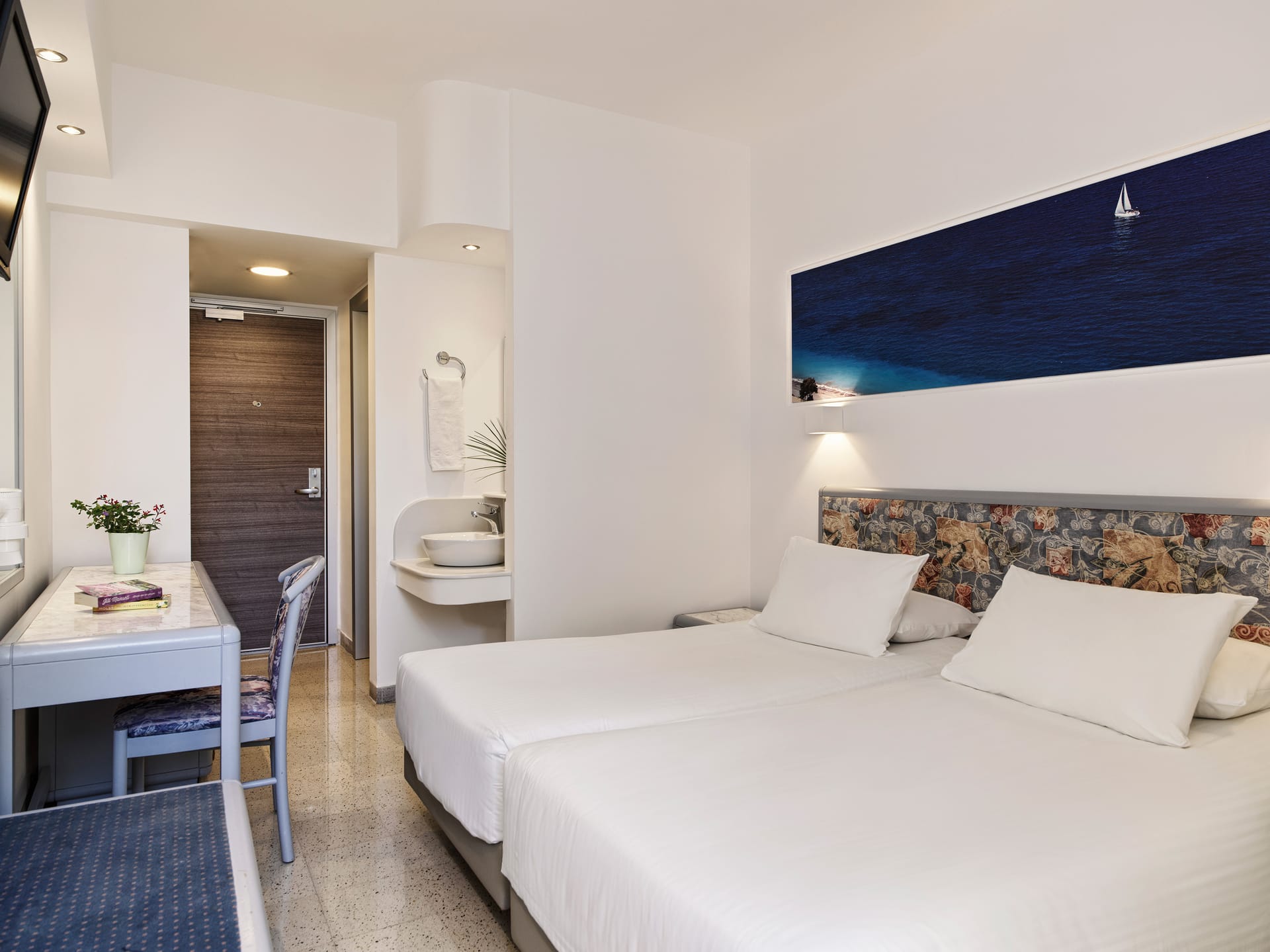 Club Twin Room Park View