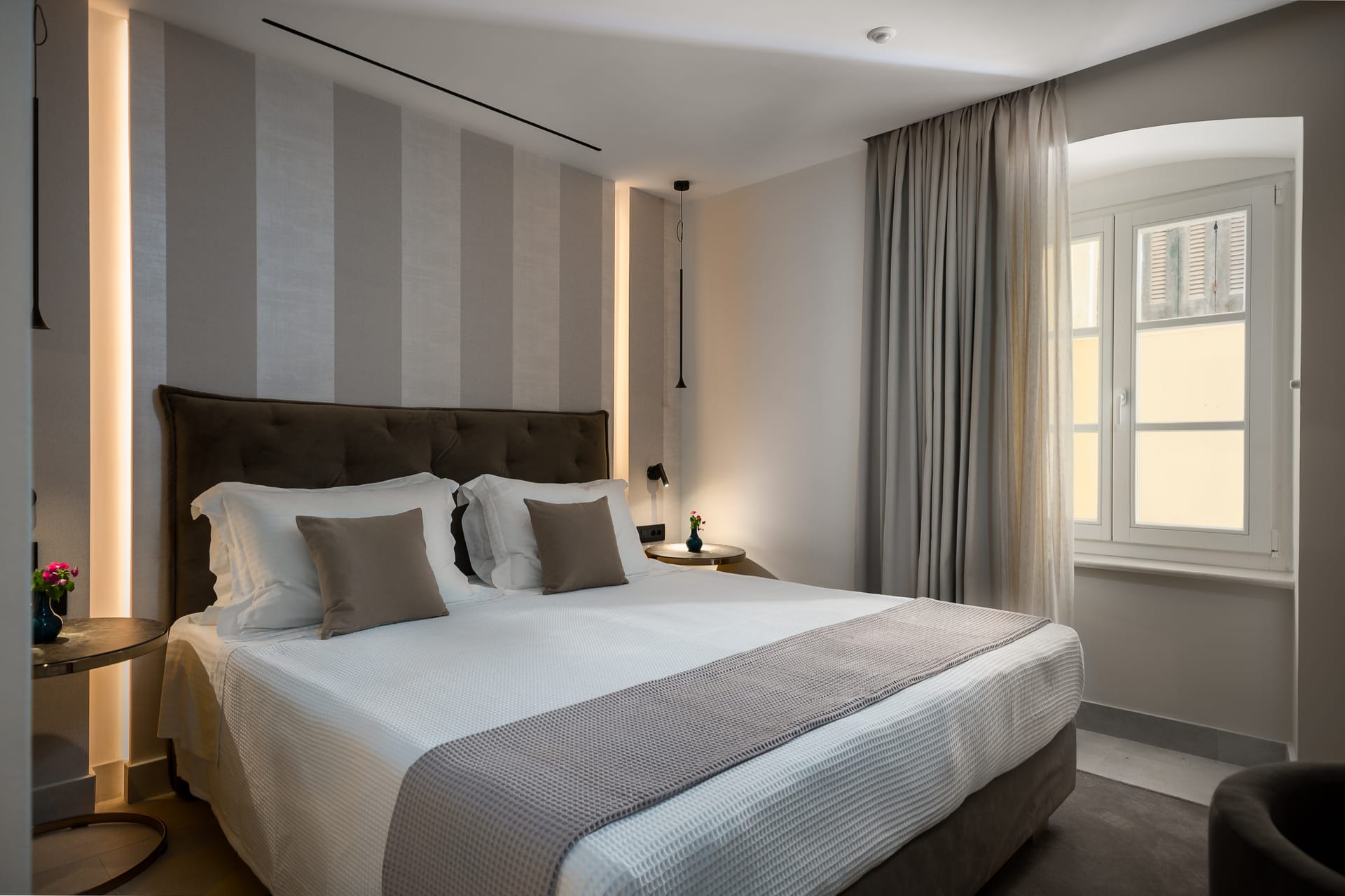 Deluxe Suite Side Sea View