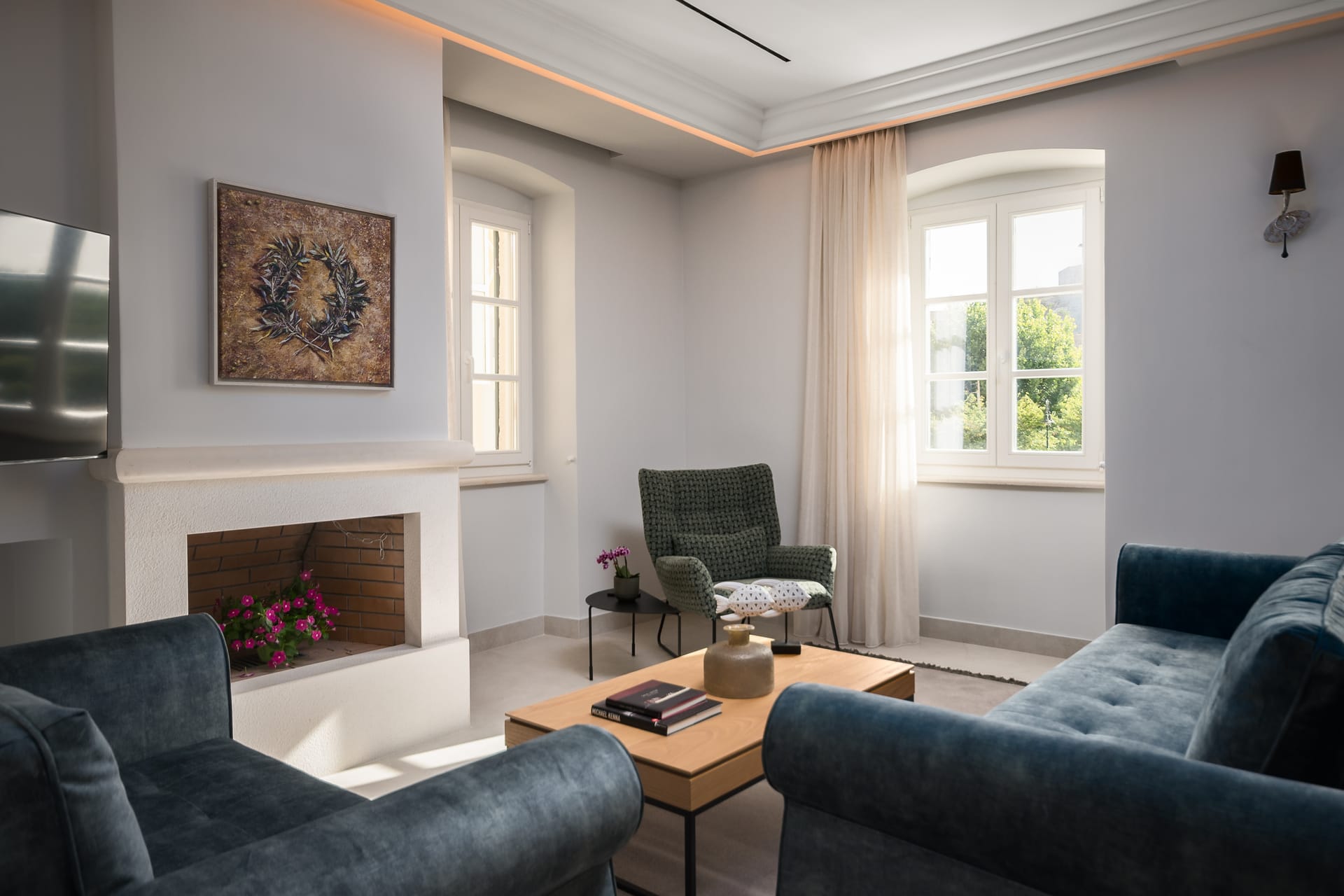 Deluxe Suite Side Sea View