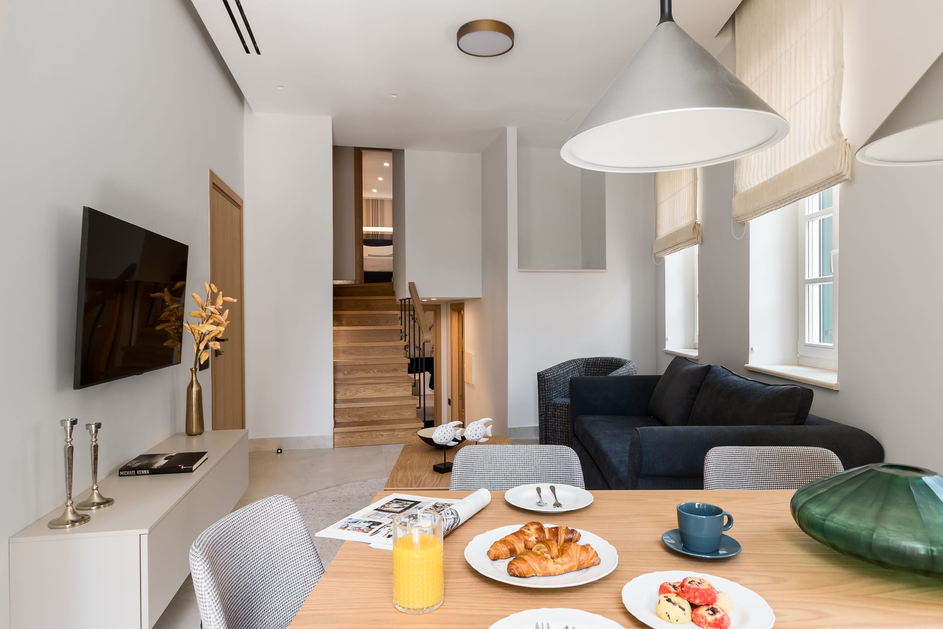 Signature Suite Cantons View