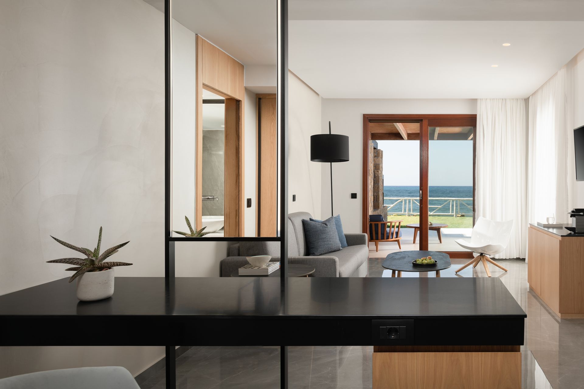 LUXURY SUITE SEA FRONT WITH PRIVATE POOL