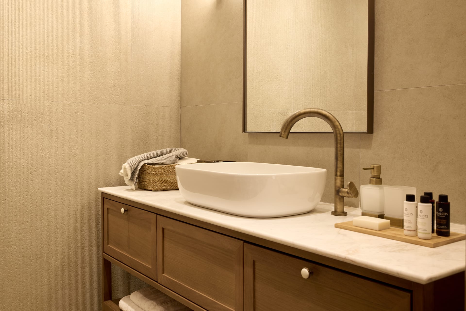 Eden Suite with Attic (Annex Building)