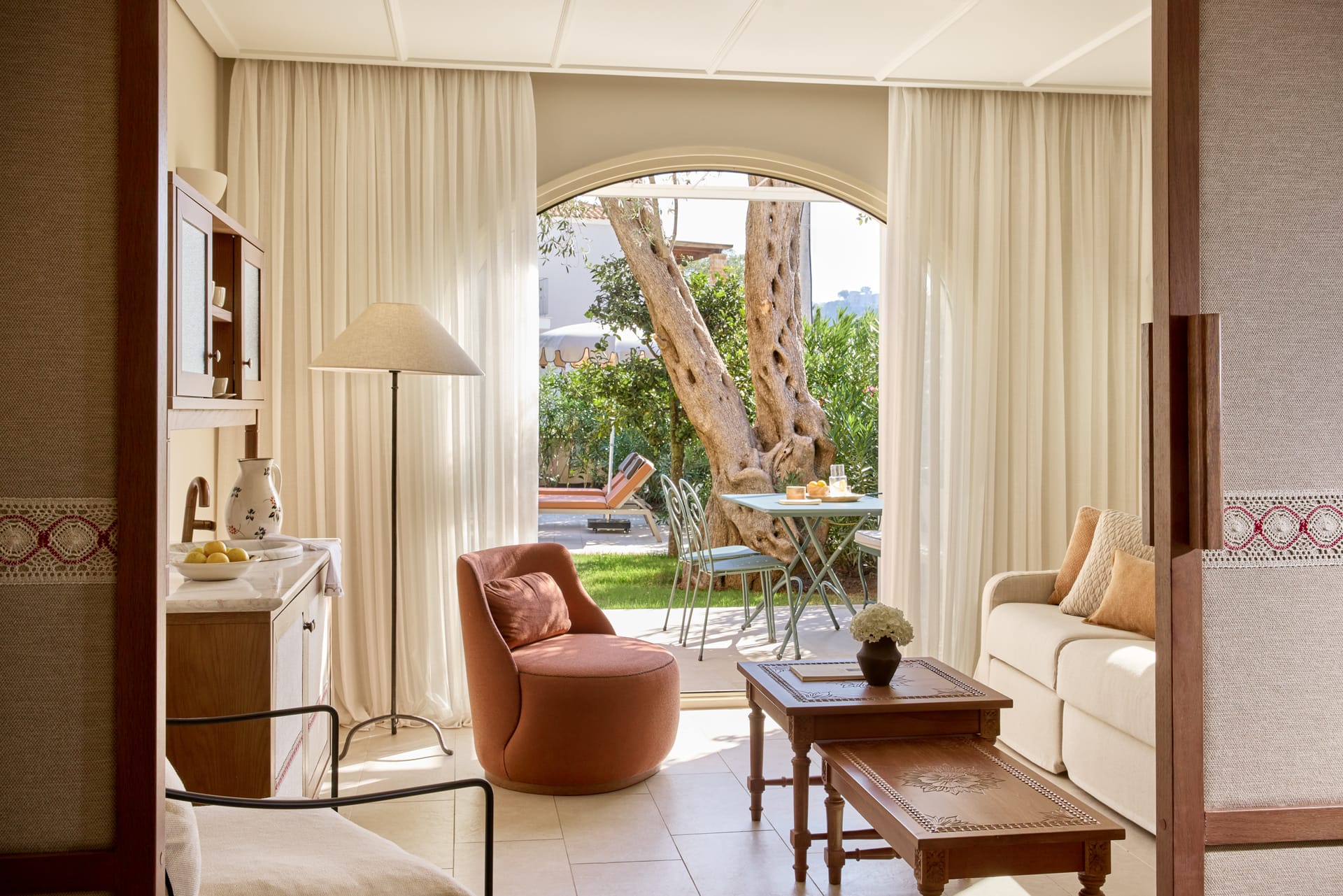 Aura Suite (Annex Building)