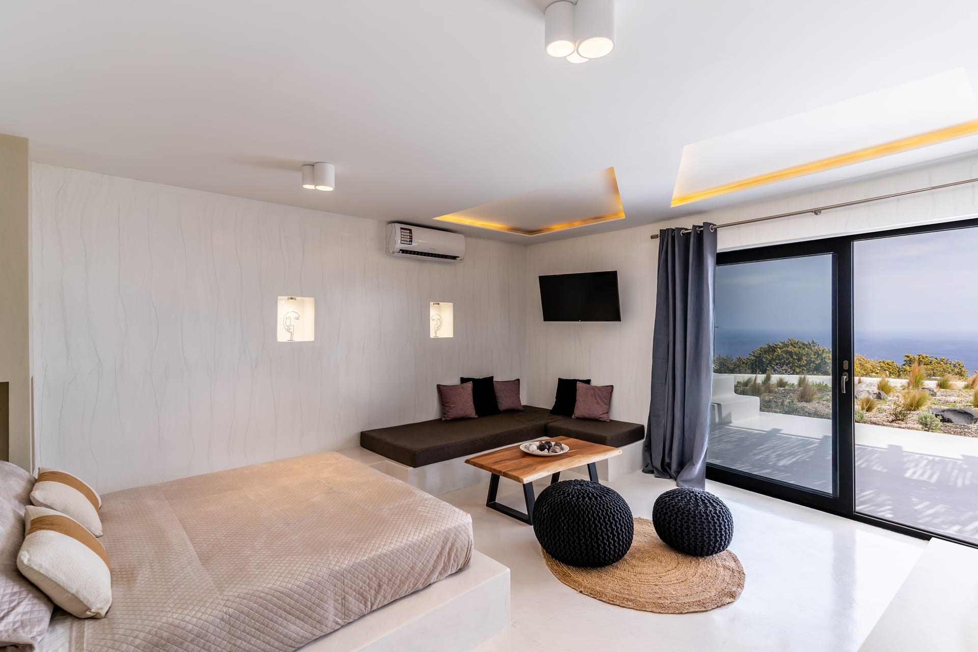 Villa Thea with Hot Tub Jacuzzi