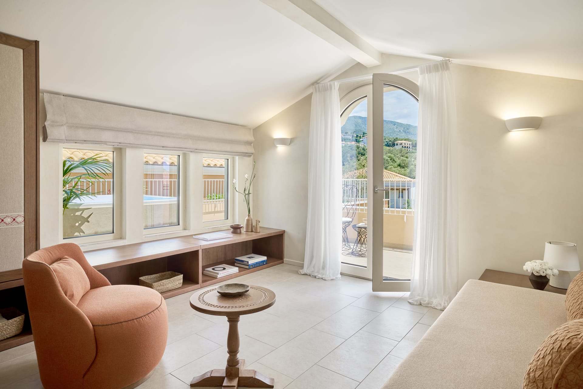 Penthouse Bliss Suite with Tub