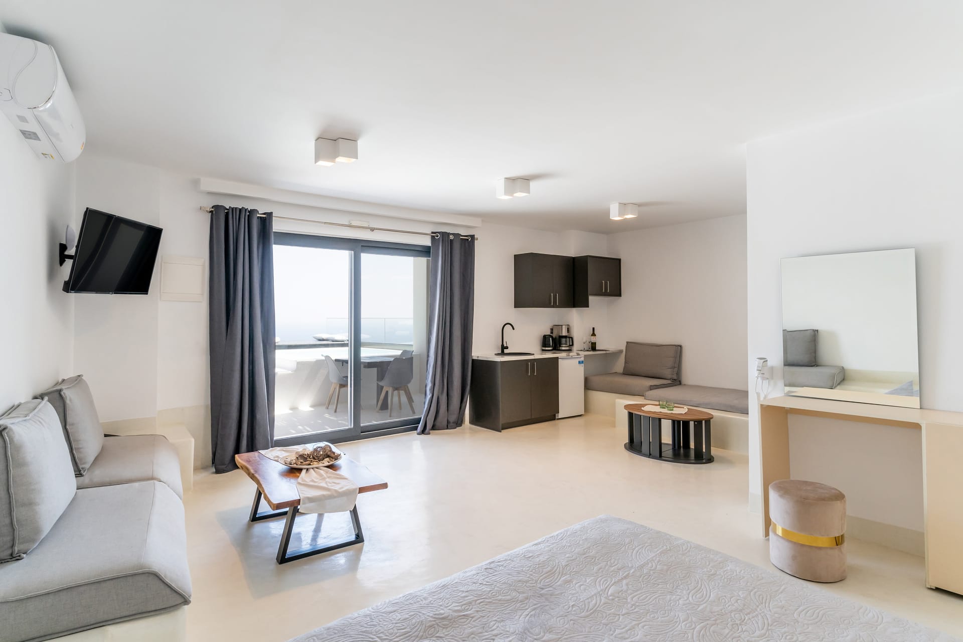 Villa Lava with Hot Tub Jacuzzi