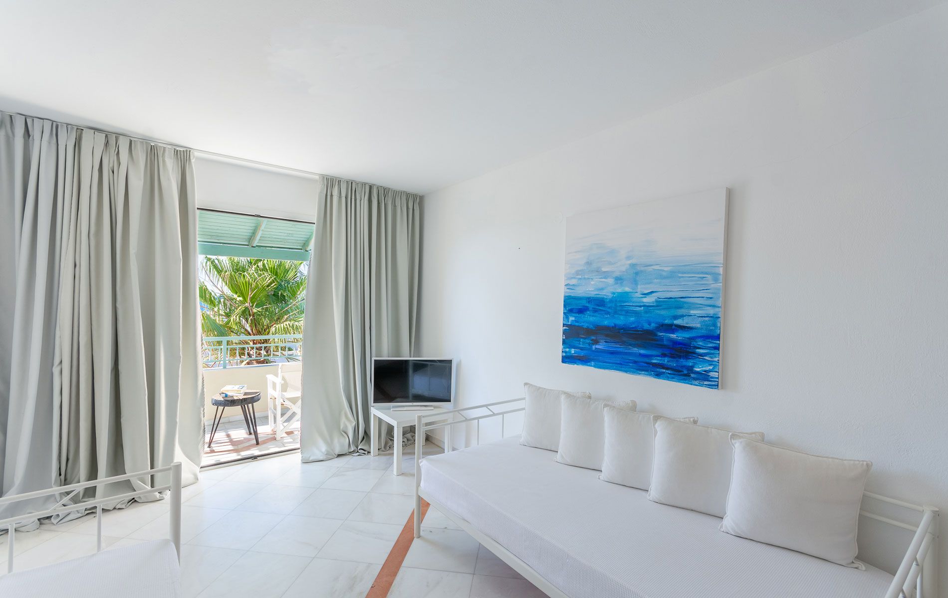 2 Bedroom Comfort Room