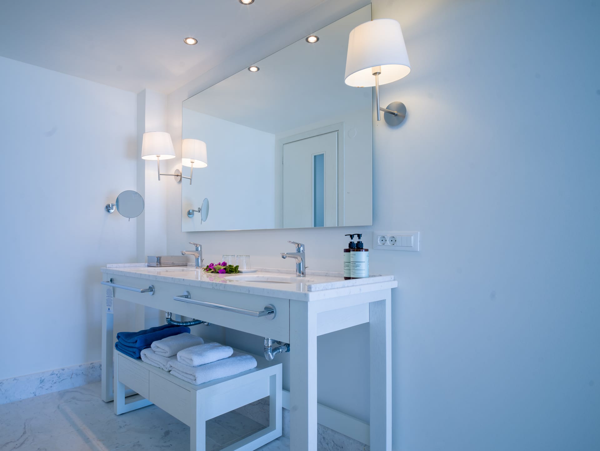 Bungalow Partial Sea View