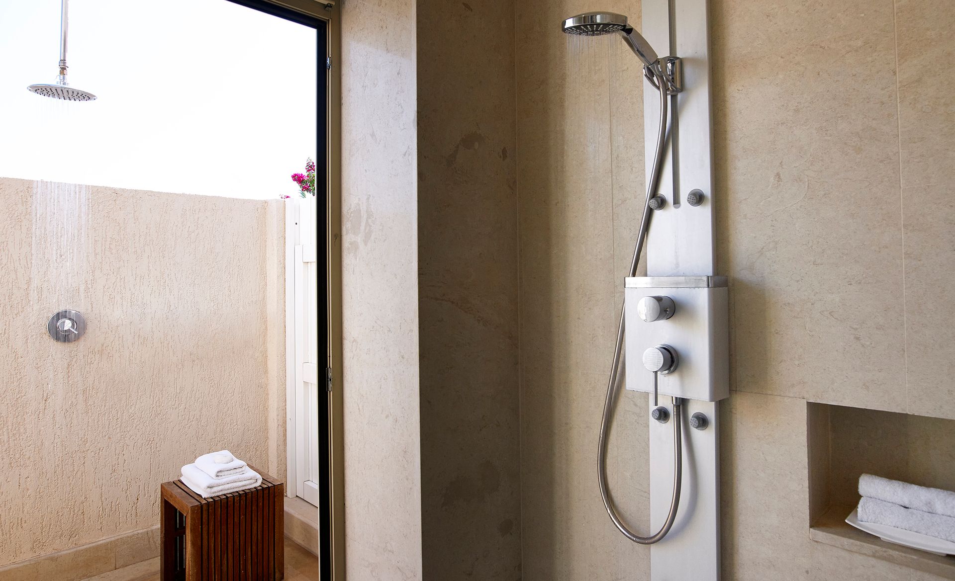 Suite Partial Sea View with Beach Cabana