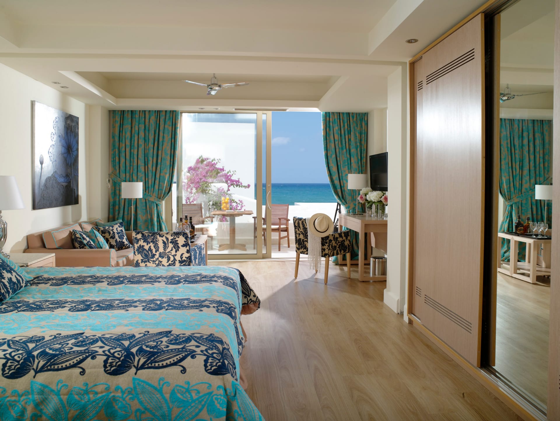Suite Sea View with Beach Cabana