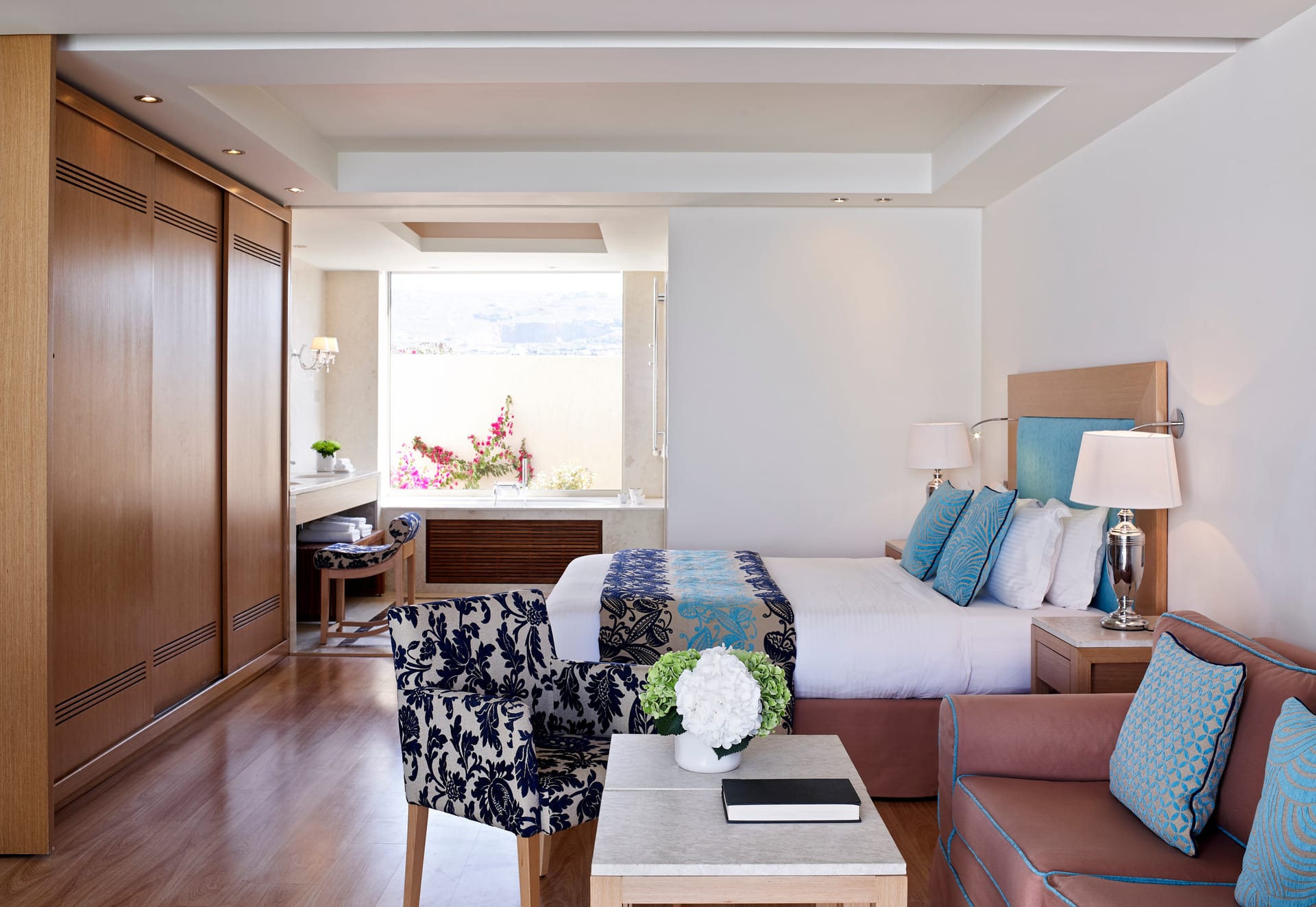 Suite Sea View with Beach Cabana