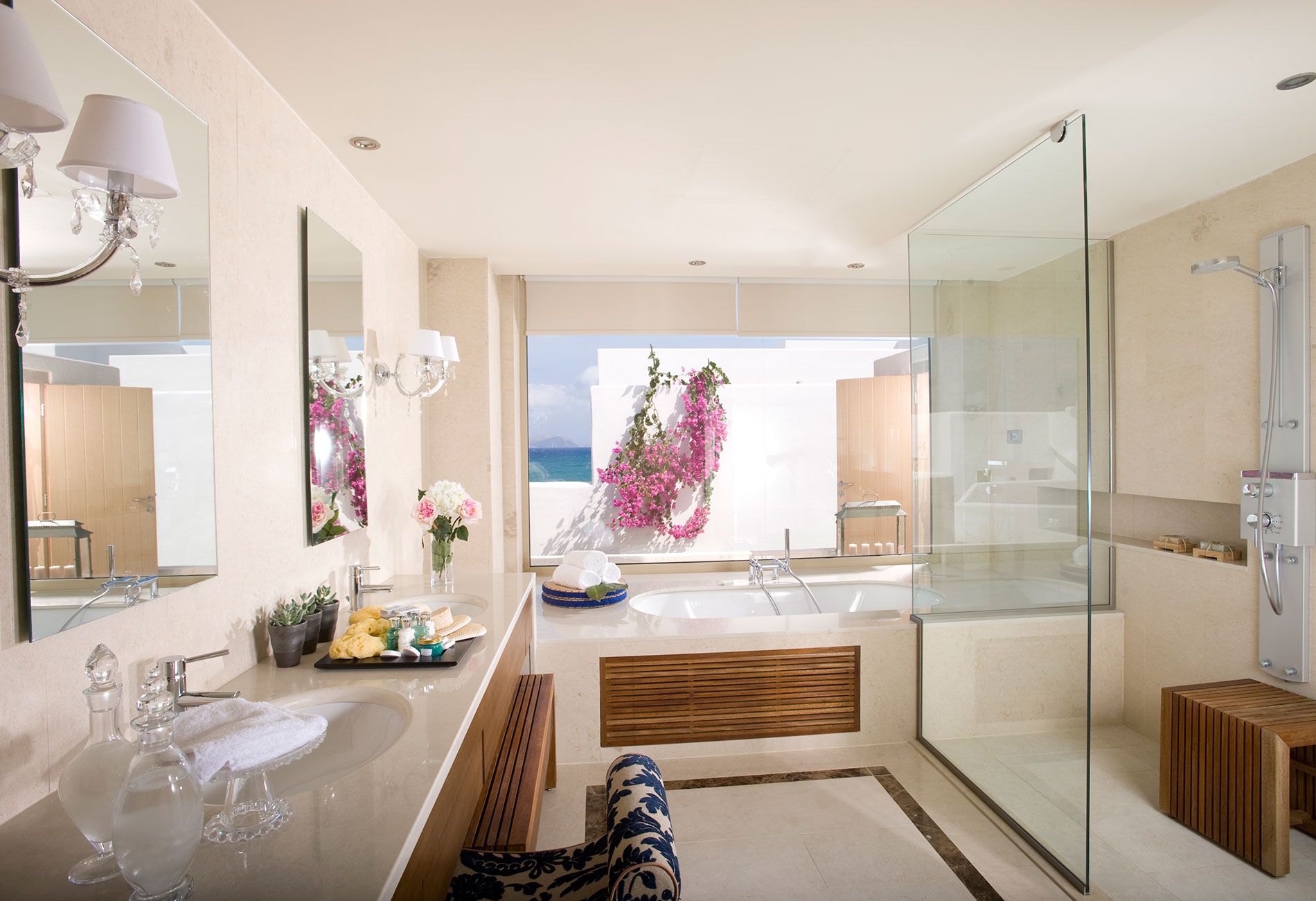 2 Bedroom Suite Partial Sea View with Beach Cabana