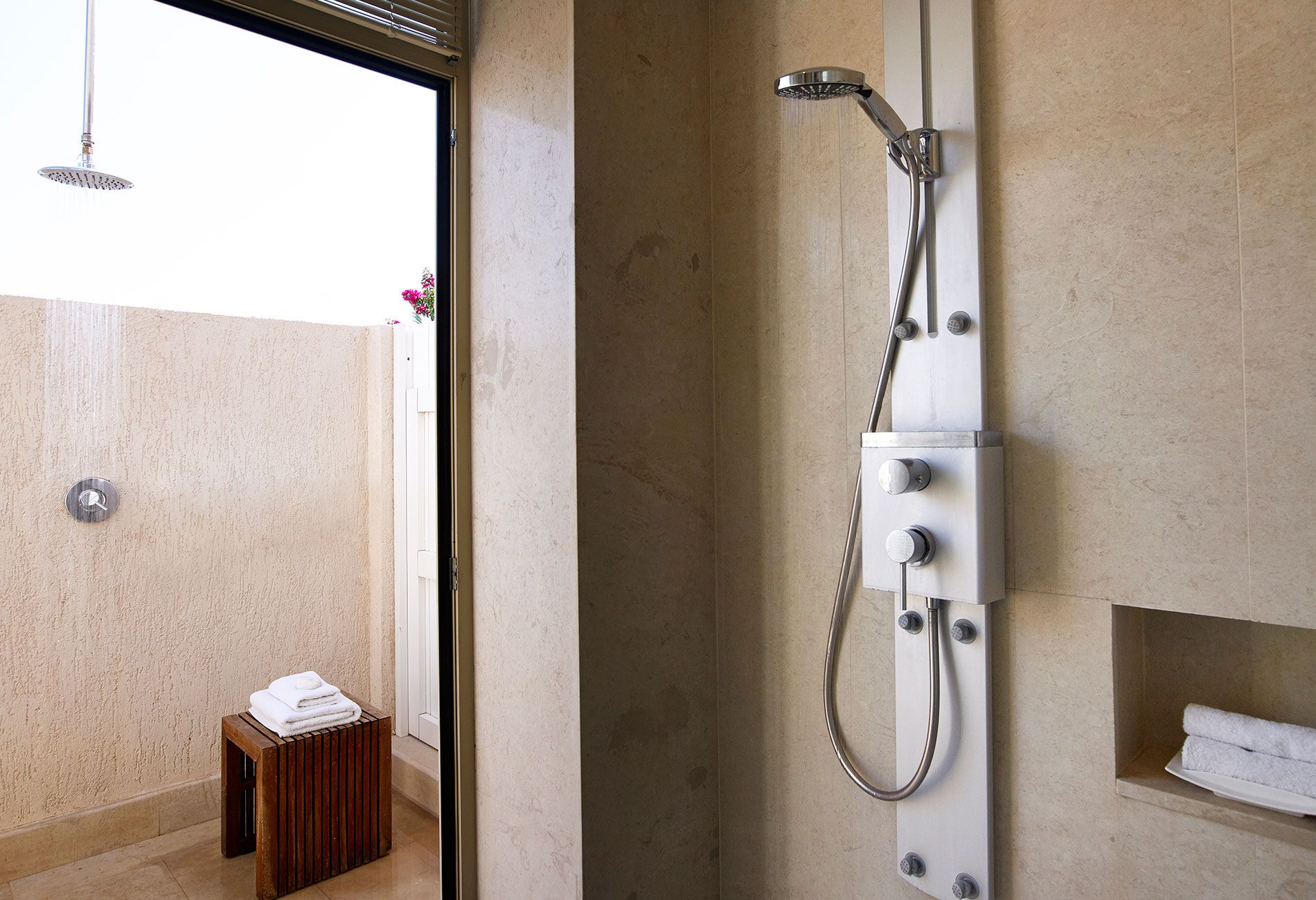 2 Bedroom Suite Partial Sea View with Beach Cabana