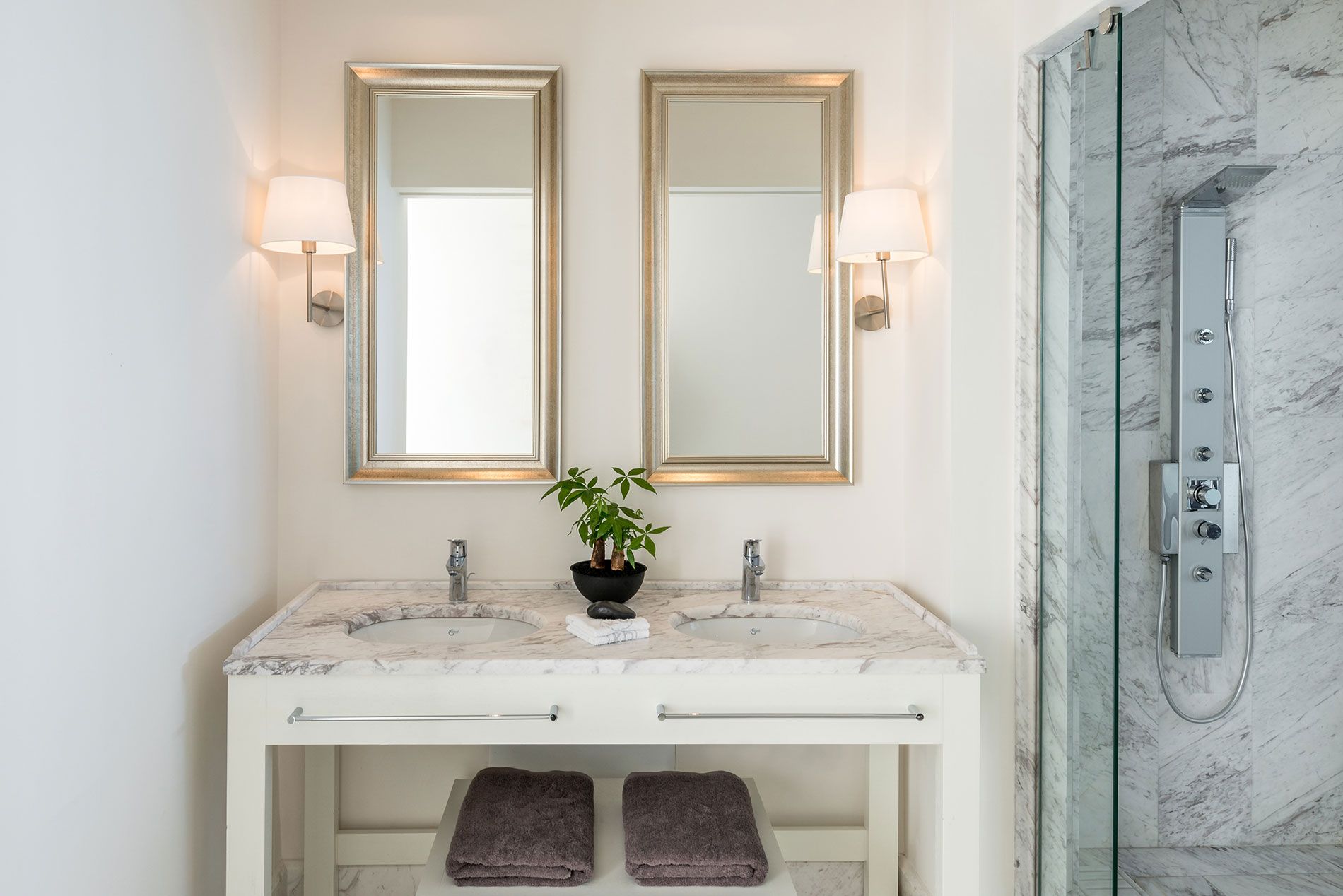 2 Bedroom Island Suite Seafront with Private Heated Pool and Beach Access