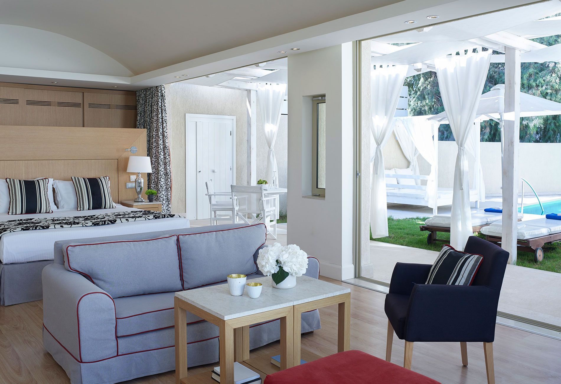 2 Bedroom Spa Suite Sea View with Private Heated pool and 2 Beach Cabanas