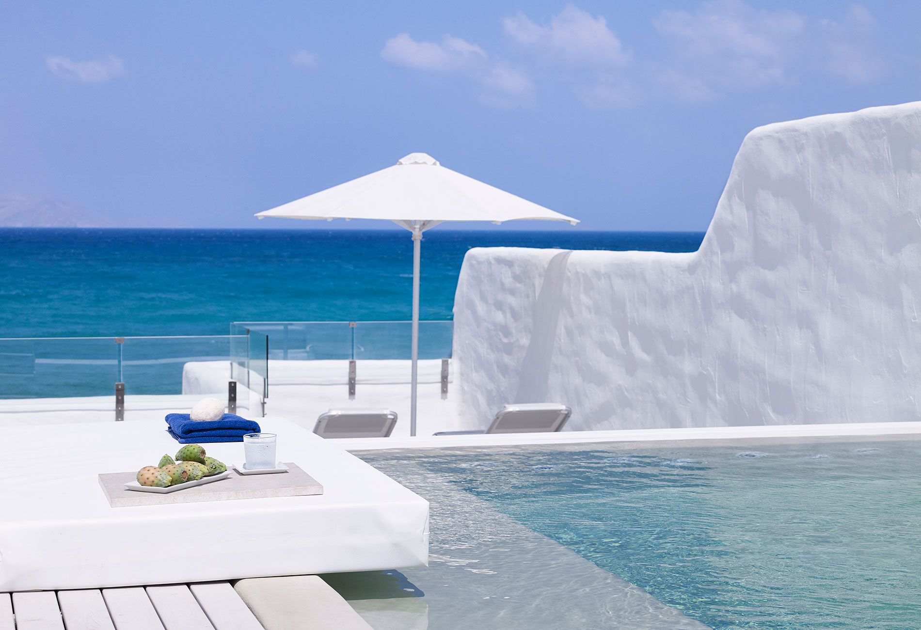 2 Bedroom Spa Suite Seafront with Private Heated Pool