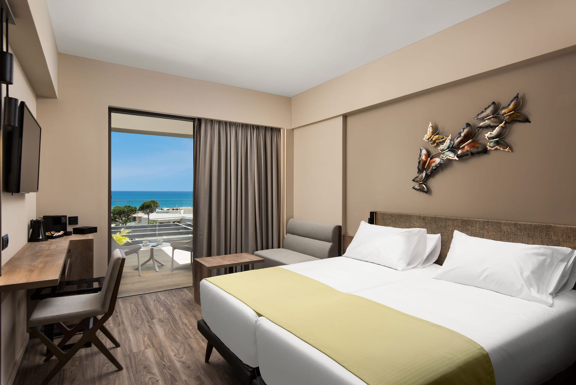 Deluxe Room with Sea View