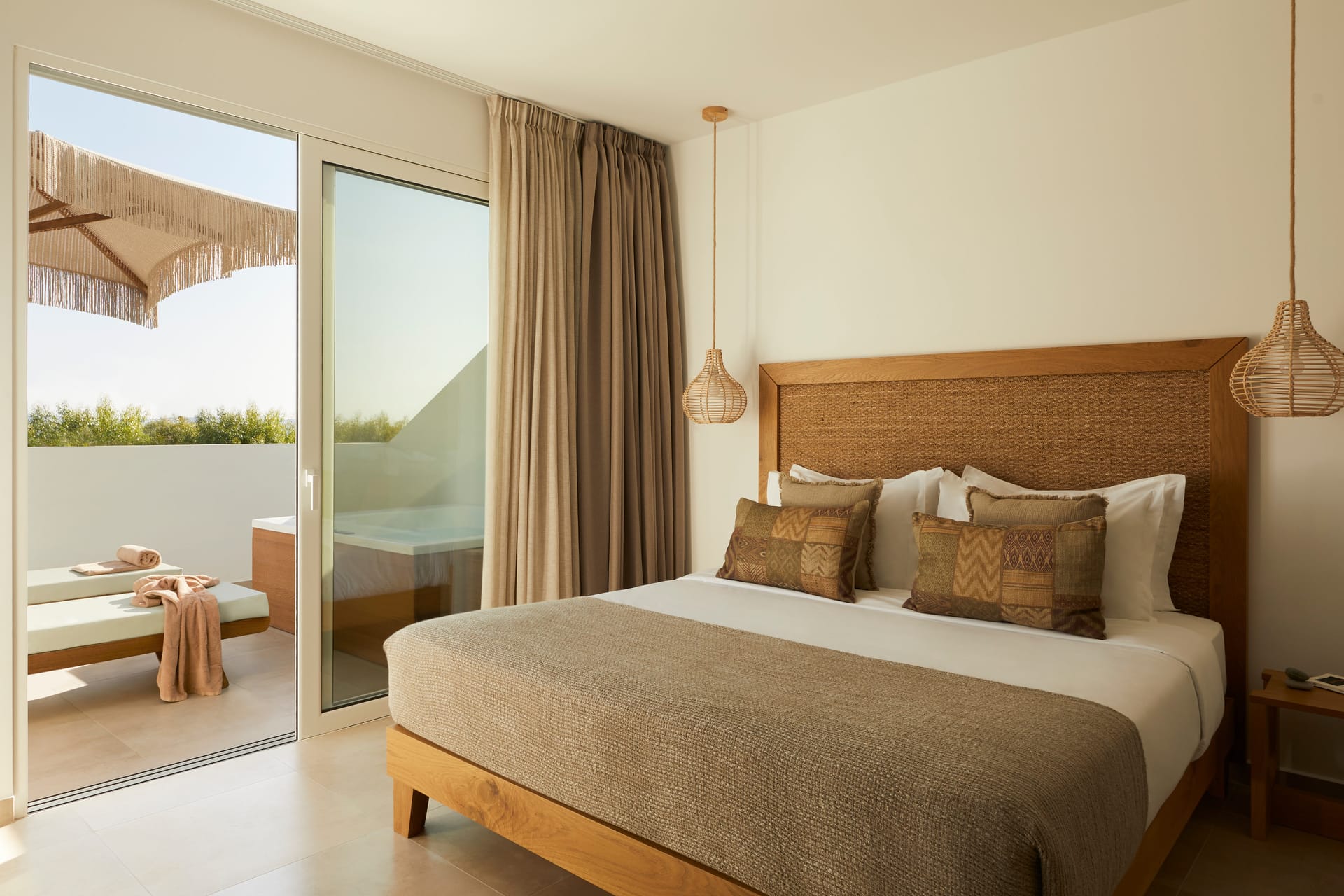 Junior Suite with open-air whirlpool