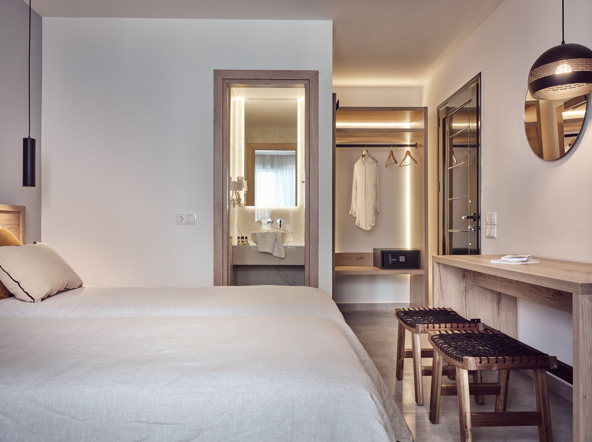 Deluxe Double or Twin Studio