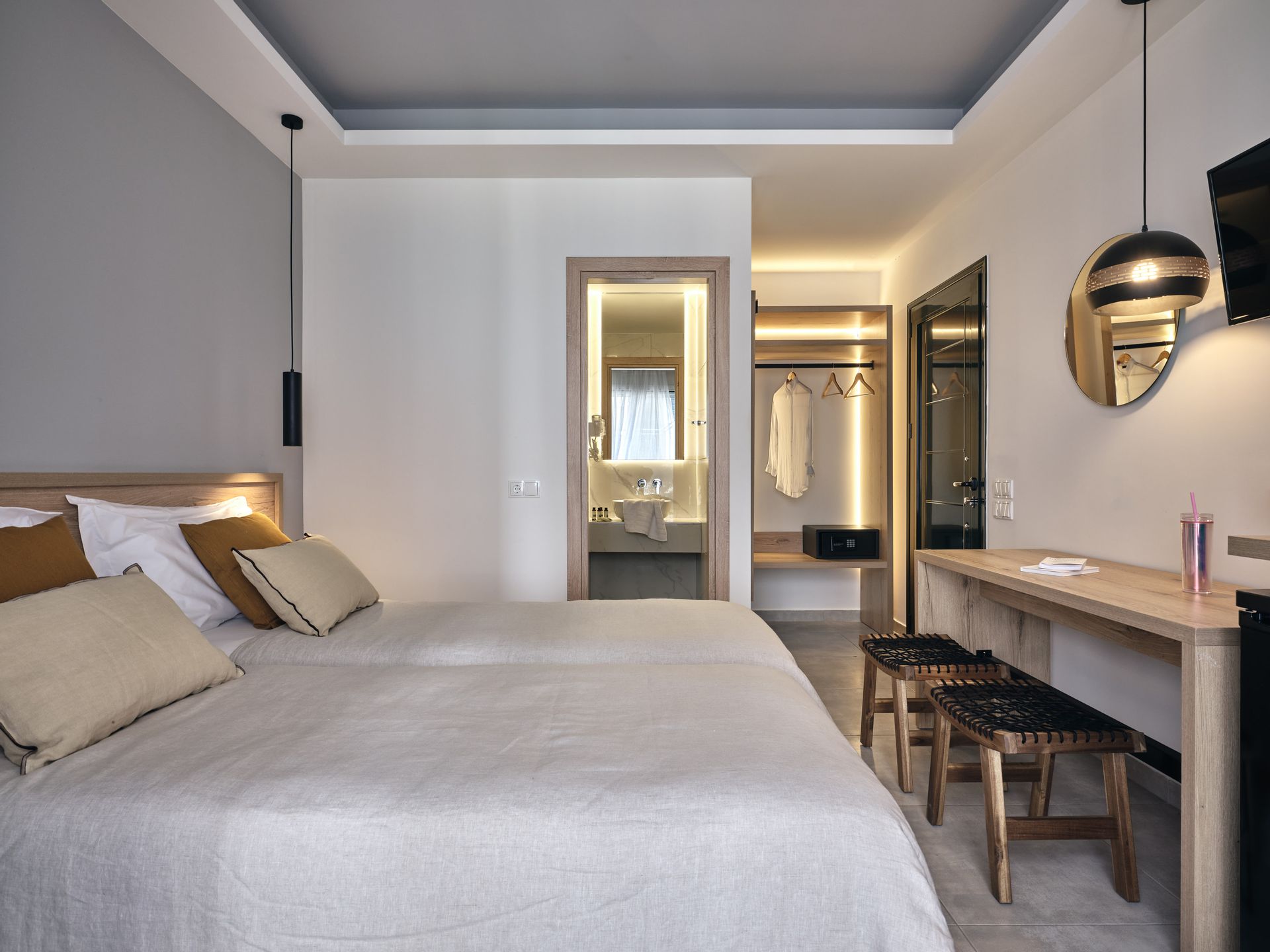 Deluxe Double or Twin Studio