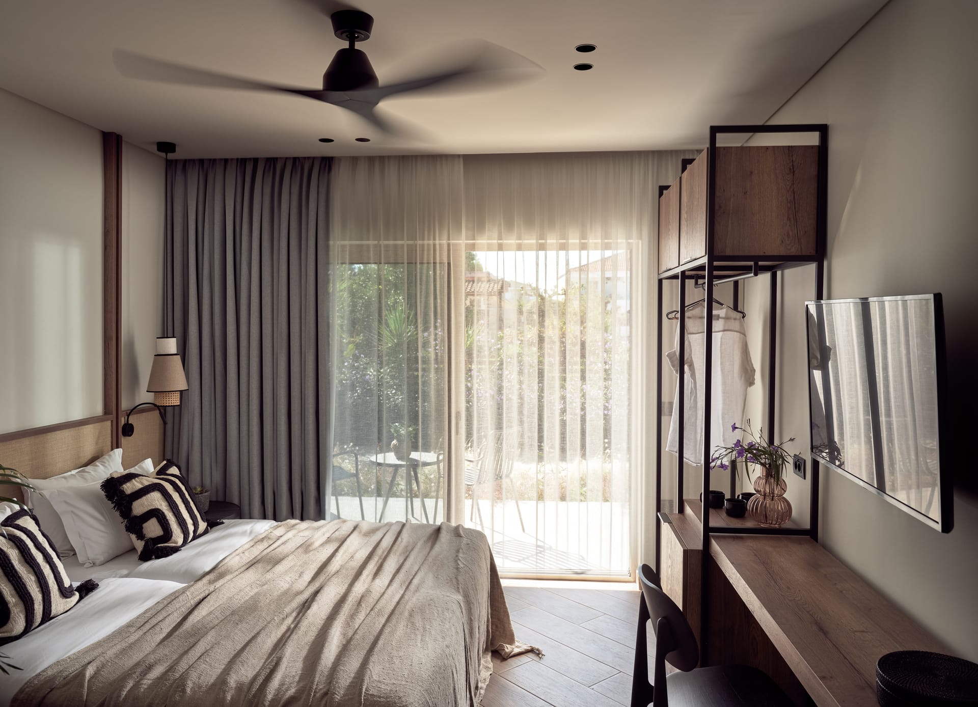 Deluxe Triple Studio