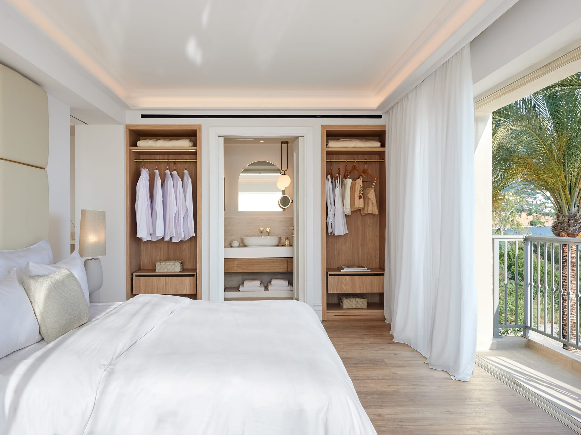 Deluxe Suite Seafront