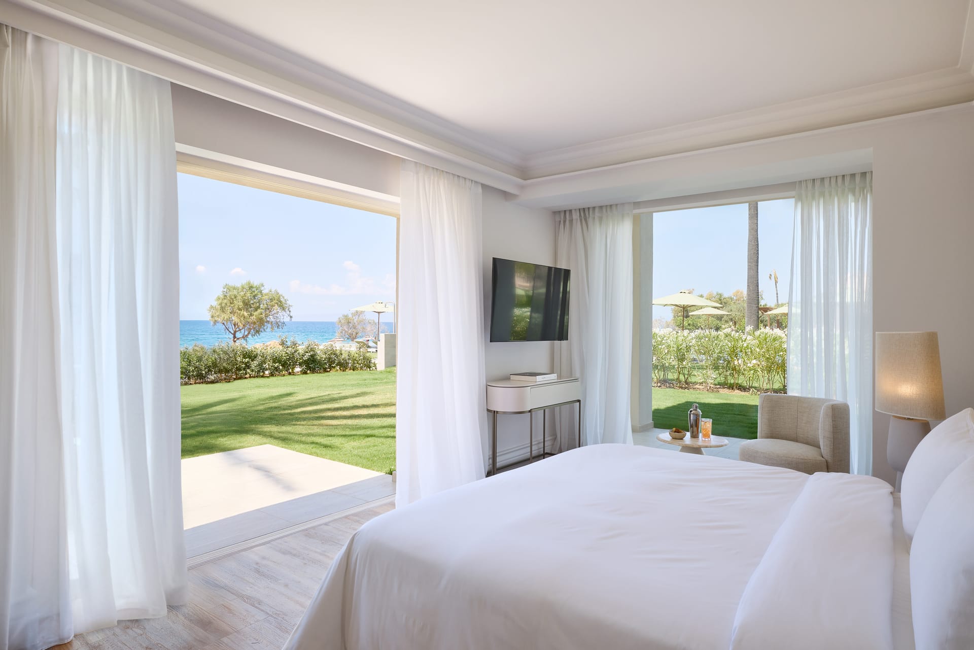 Deluxe Suite Sea Front Palm Gardens