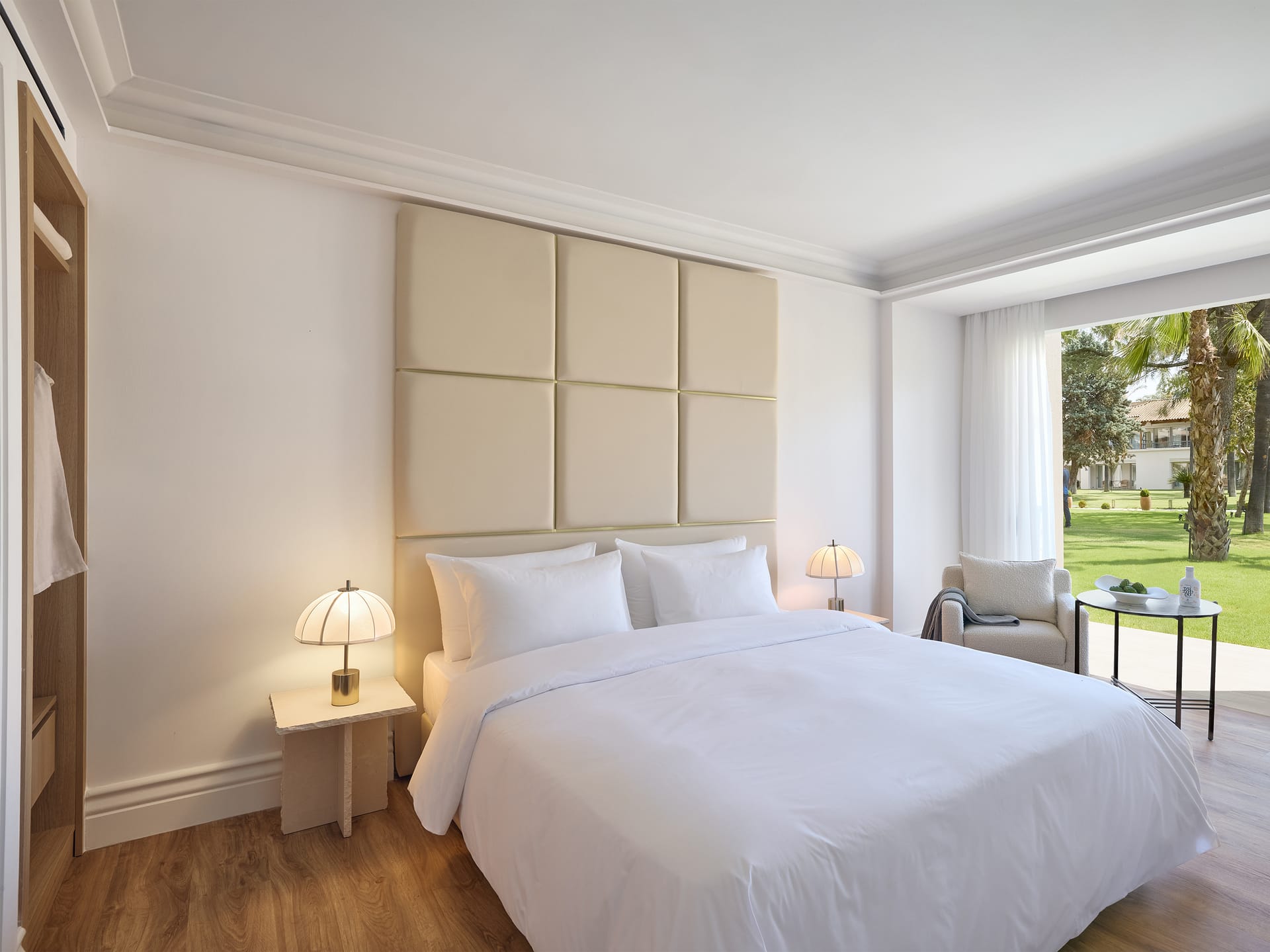 2 Bedroom Luxury Suite with Garden