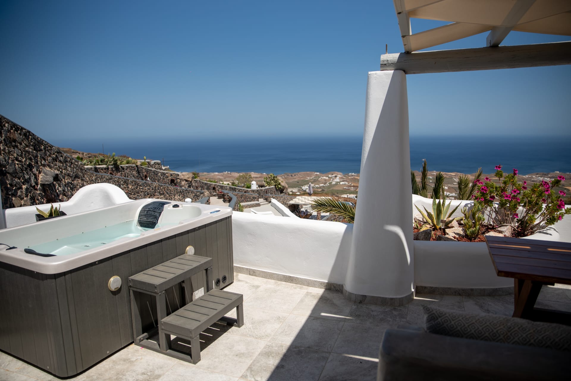 El Verano Suites | Suite with Hot Tub (Aloe)