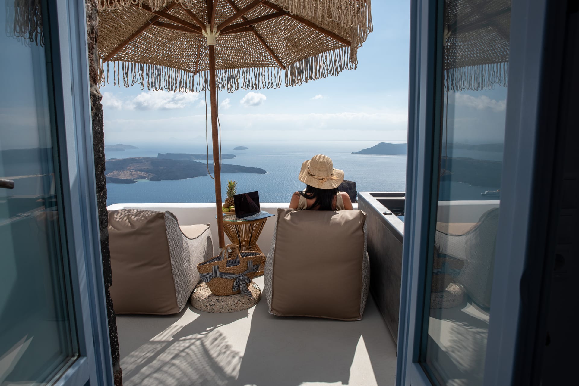 El Verano Sunset | Senior Suite with Outdoor Jacuzzi Caldera View