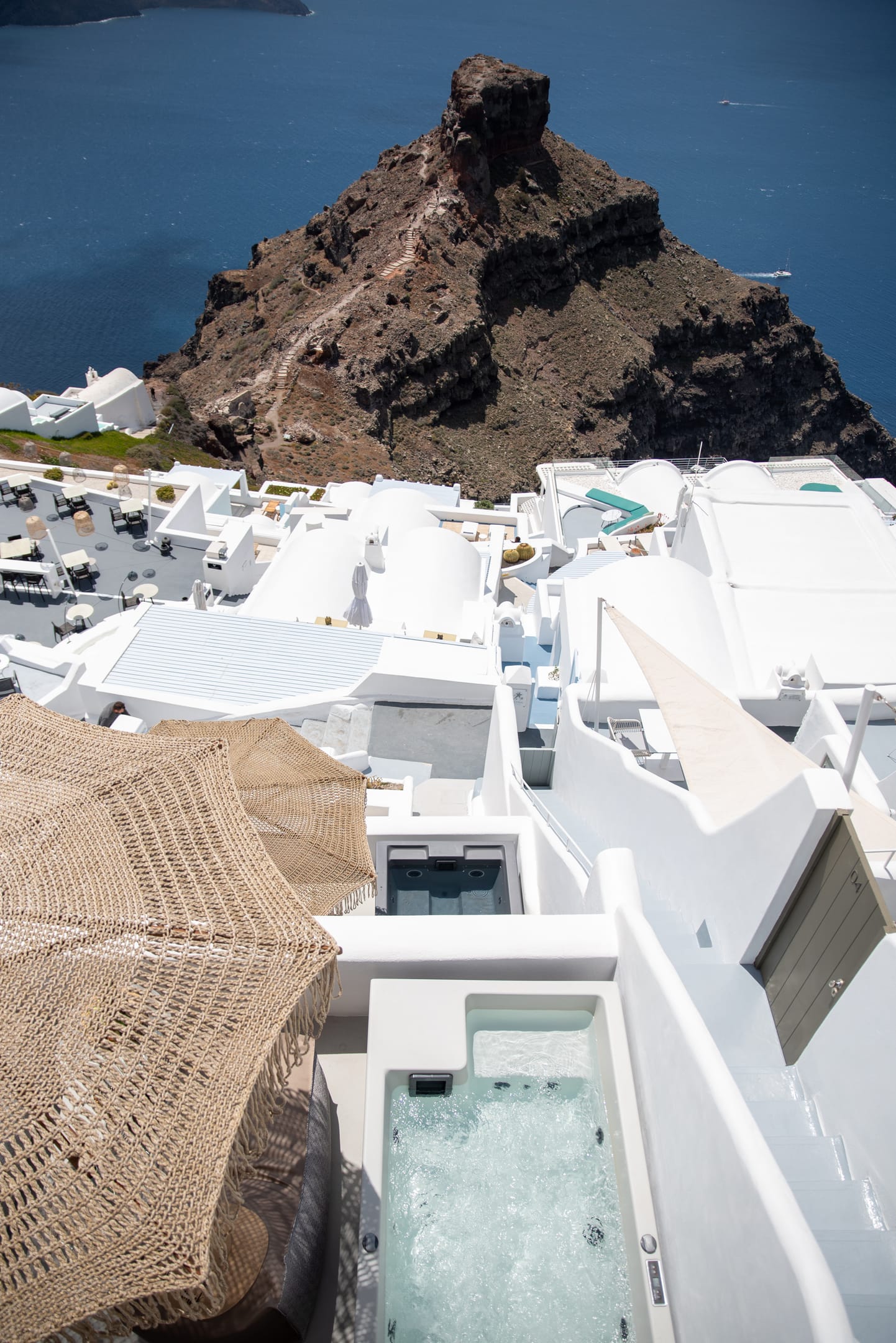 El Verano Sunset | Senior Suite with Outdoor Jacuzzi Caldera View