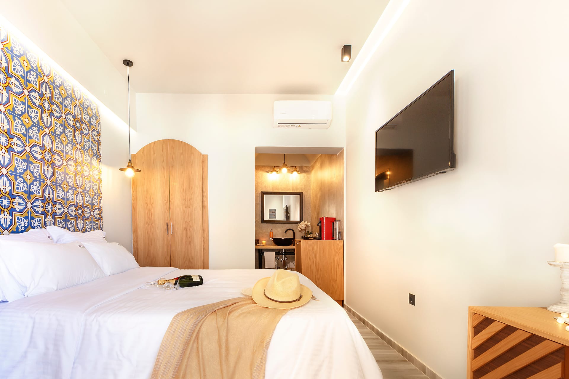 Deluxe Double Room Internal View