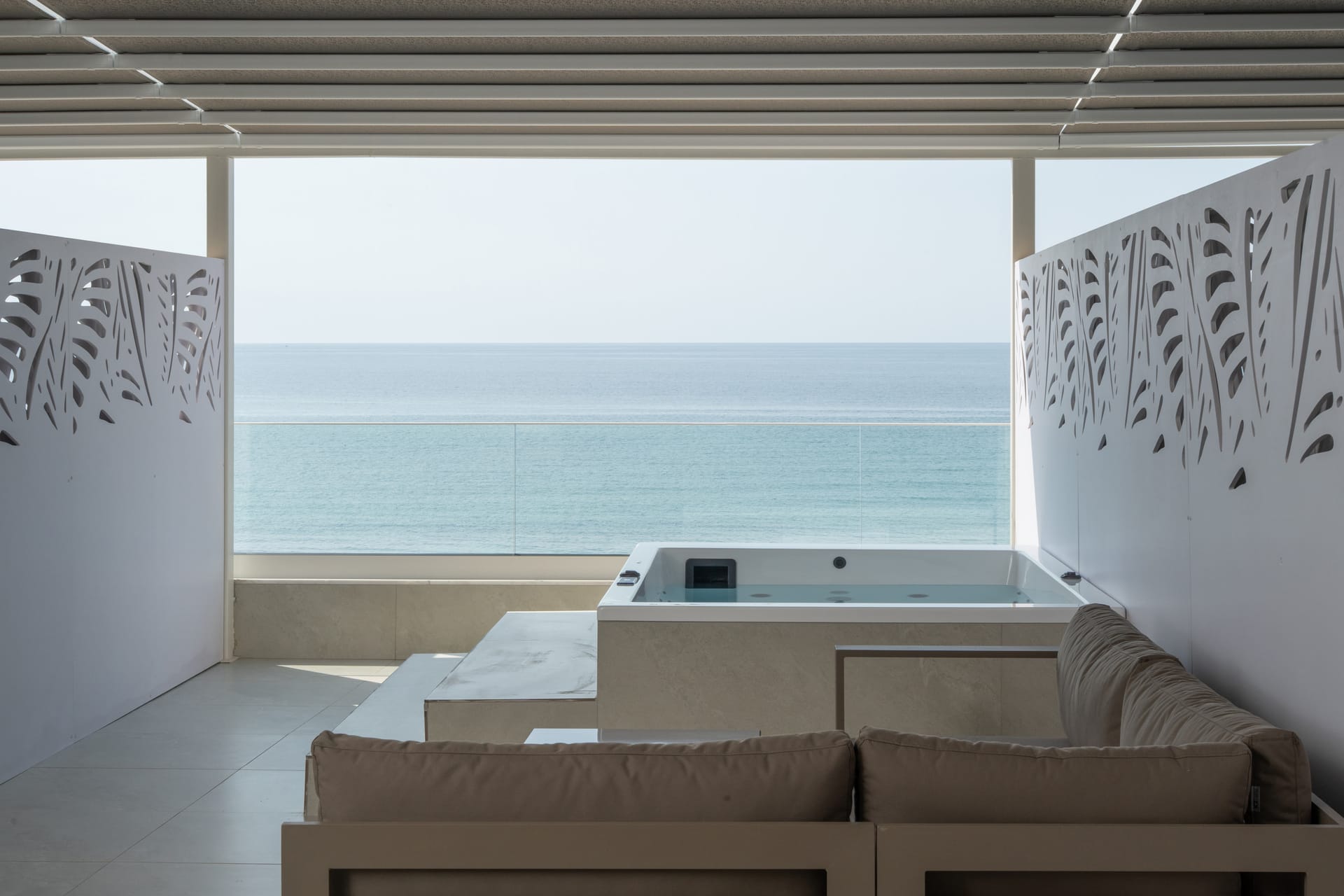 Deluxe room with balcony and outdoor jacuzzi