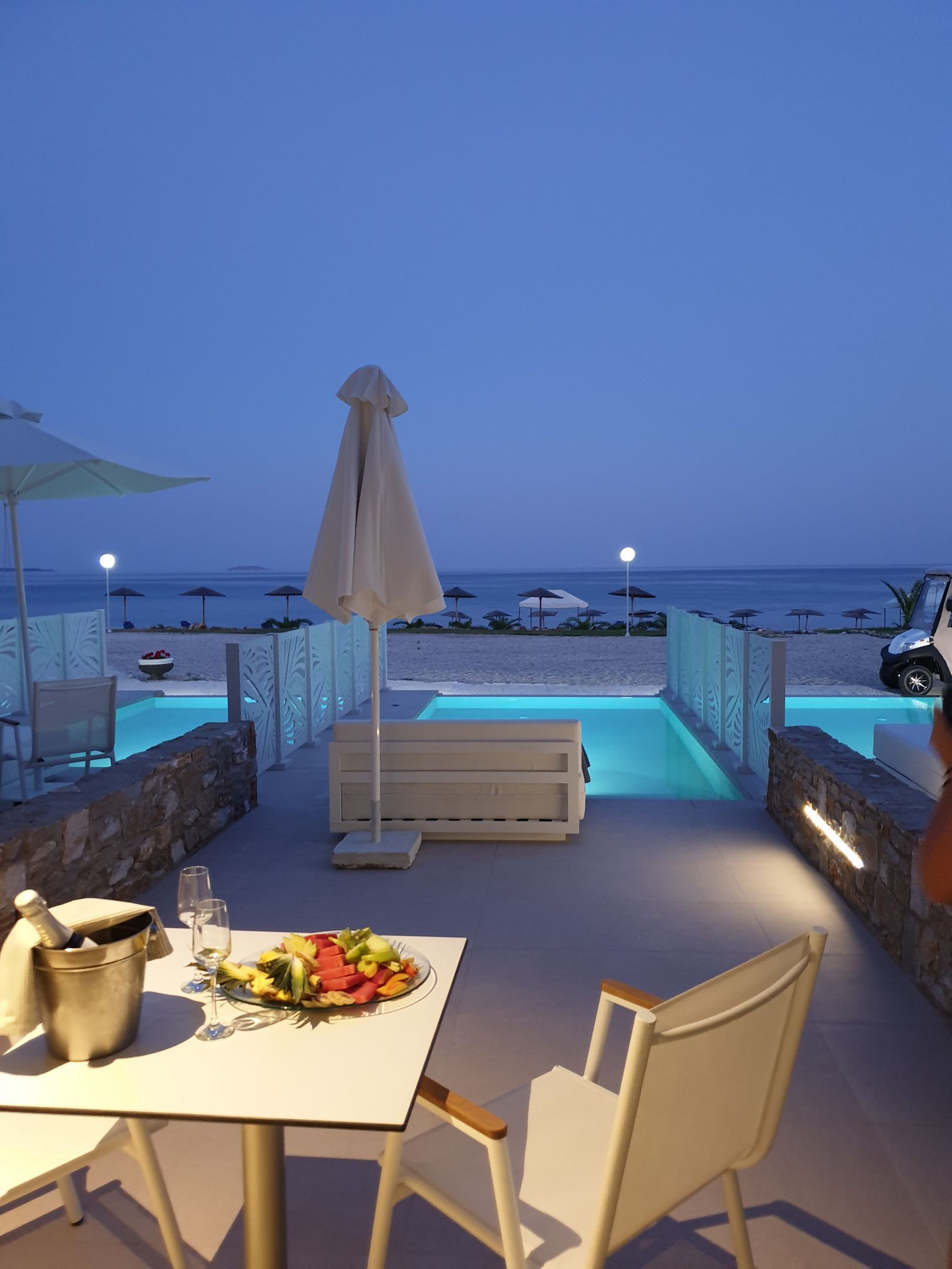 One bedroom deluxe junior suite with private pool