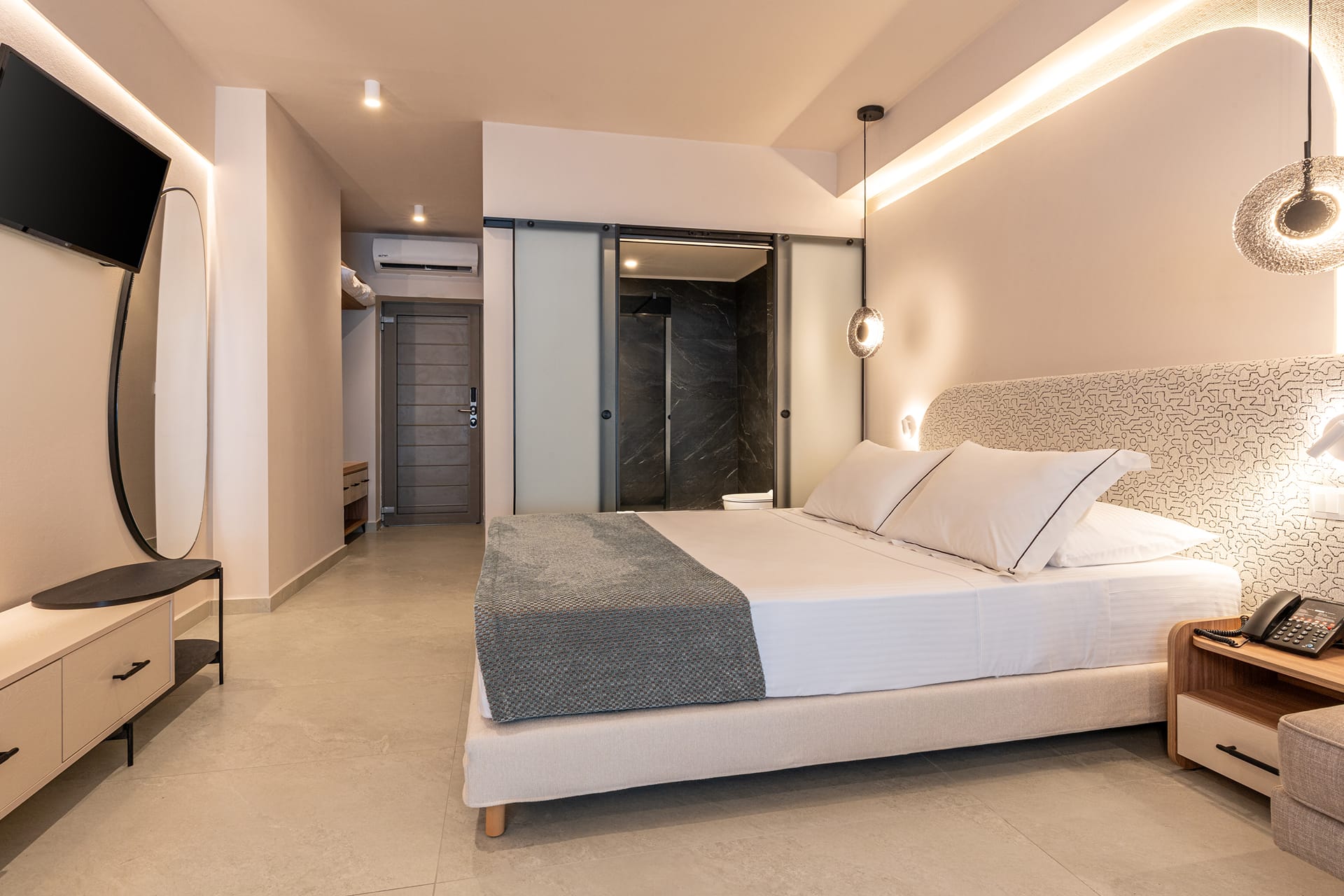 One bedroom deluxe junior suite with private pool