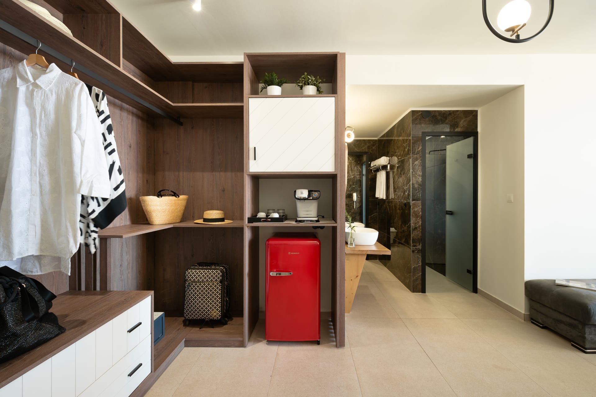 Residence suite with private pool and outdoor jacuzzi