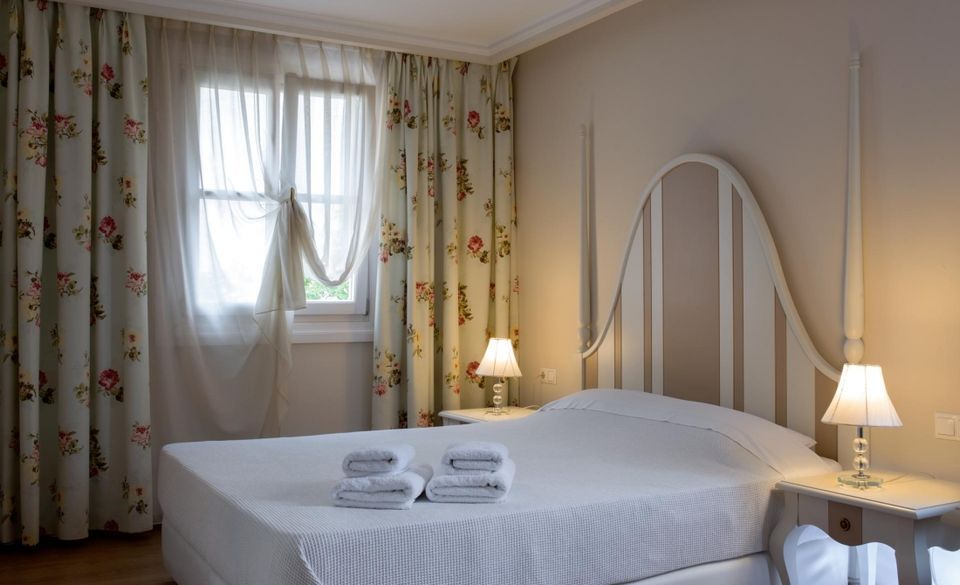 Superior One Bedroom Apartment