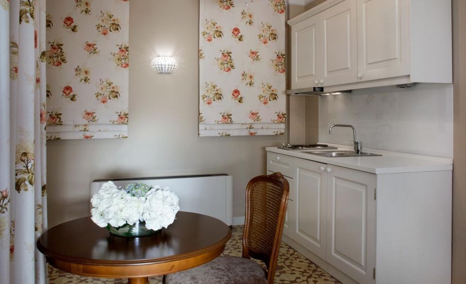 Superior One Bedroom Apartment