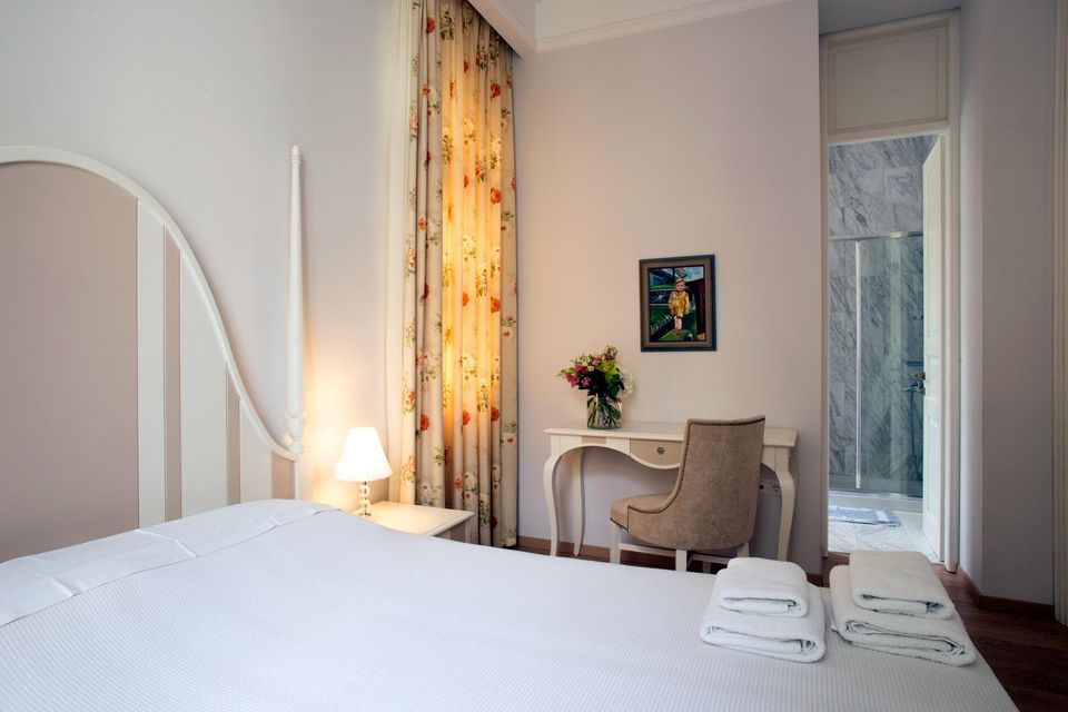 Luxury One Bedroom Apartment