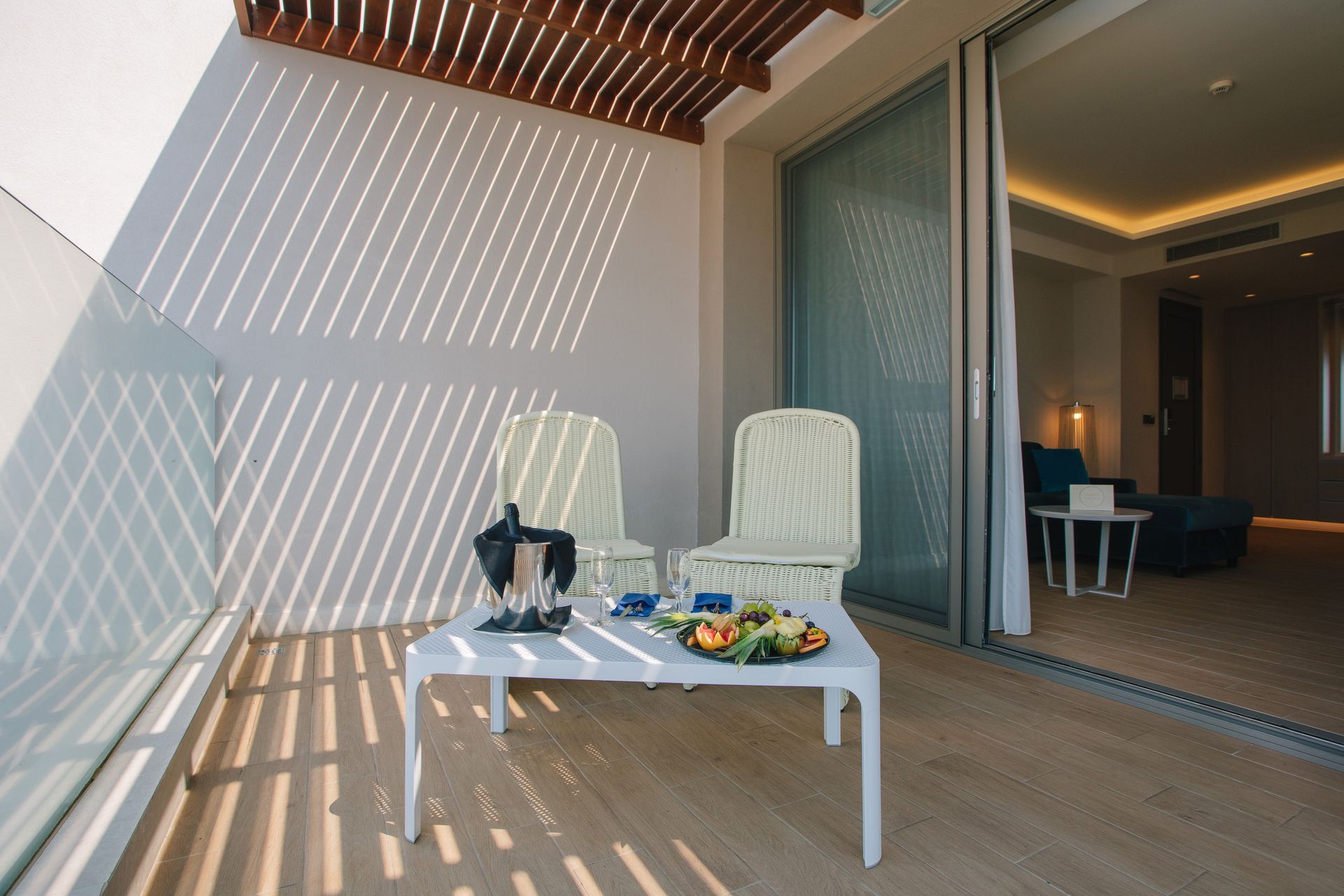 ONE BEDROOM SUITE SEA VIEW