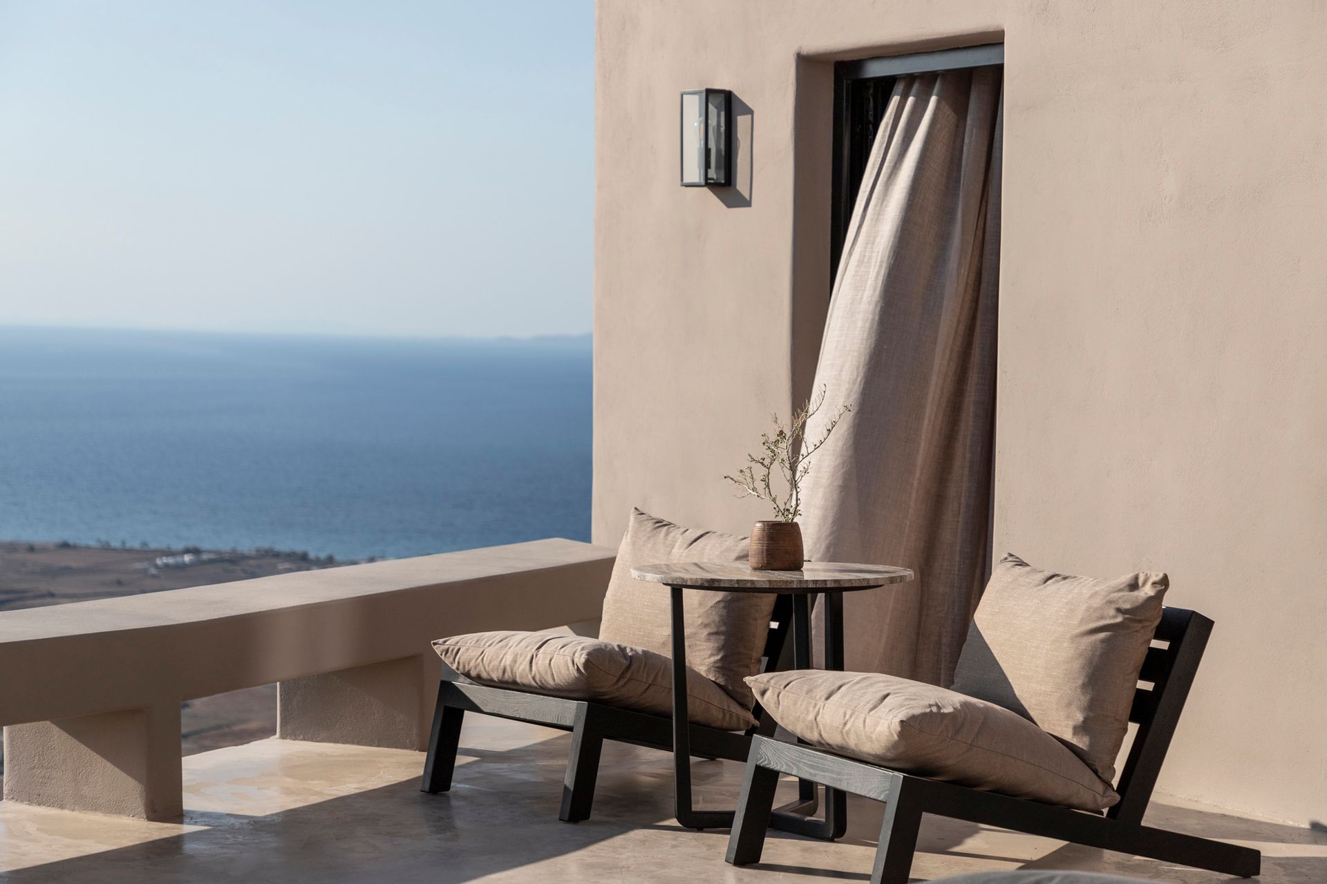 Rocky Room with Sea View and Independent Pool