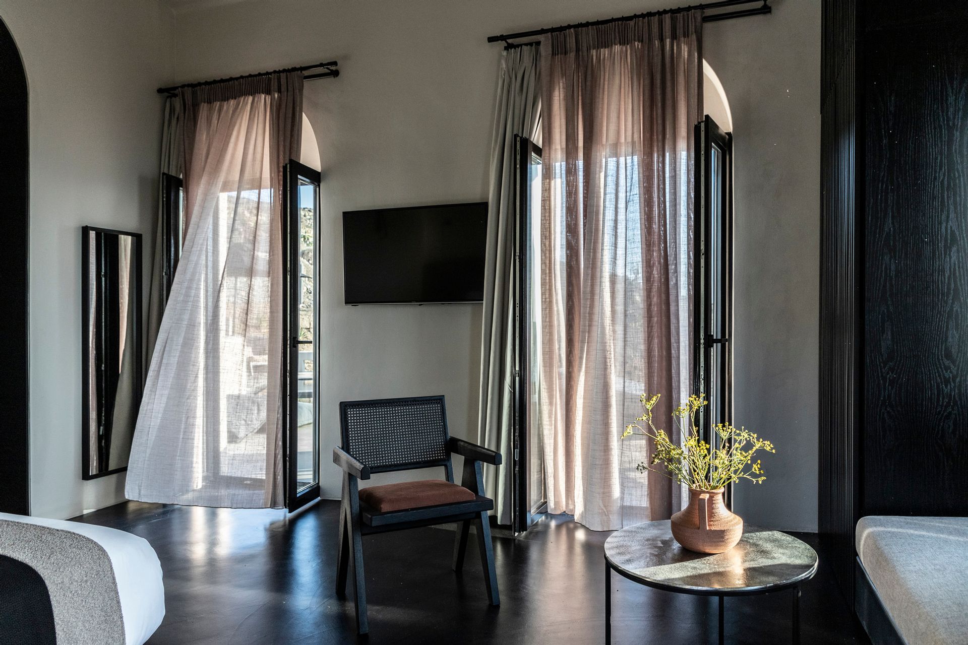 Rocky Room with Sea View and Independent Pool